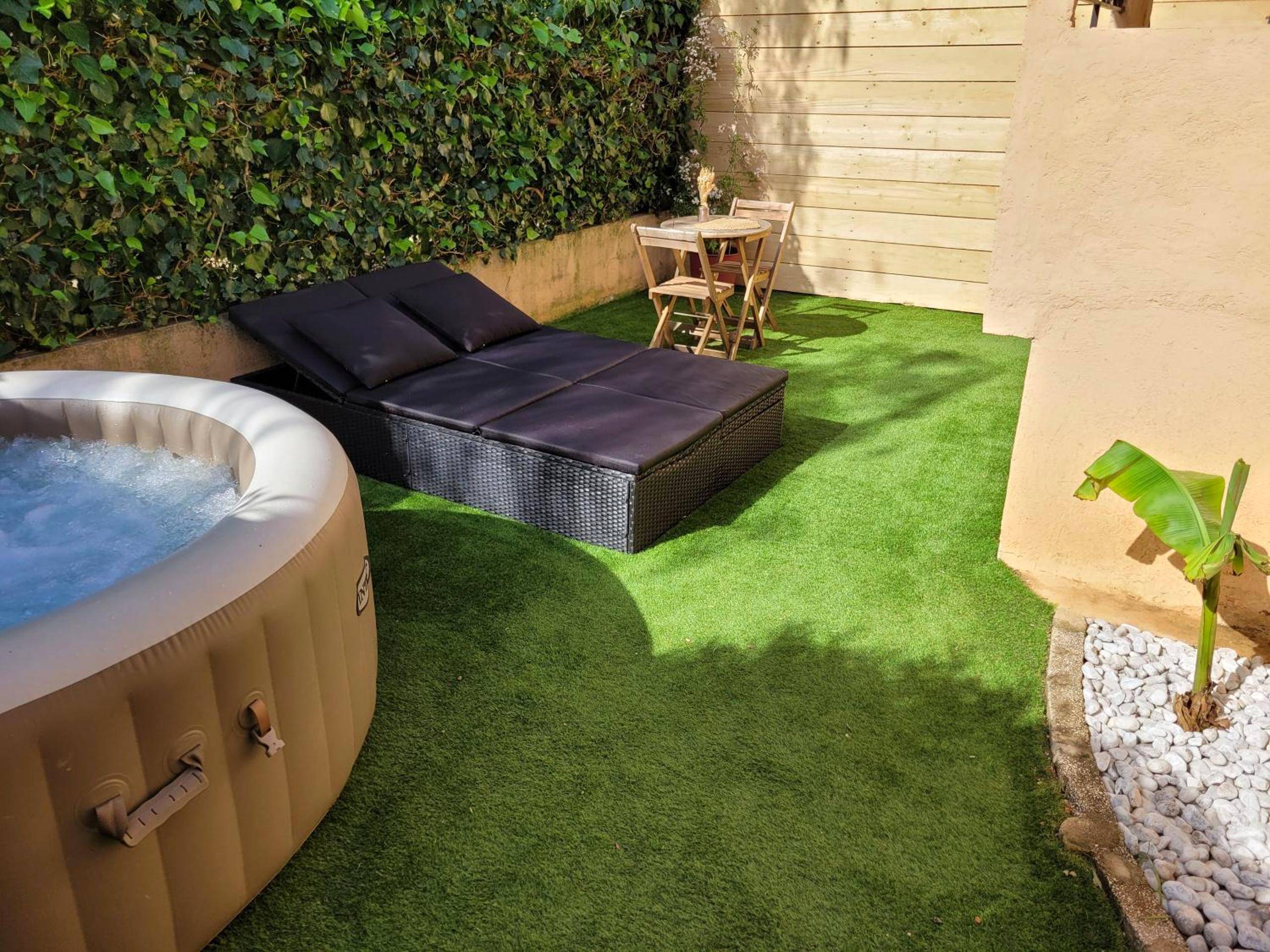 Photo du logement - Nuit d'évasion love room avec baignoire balnéothérapie - Toulon