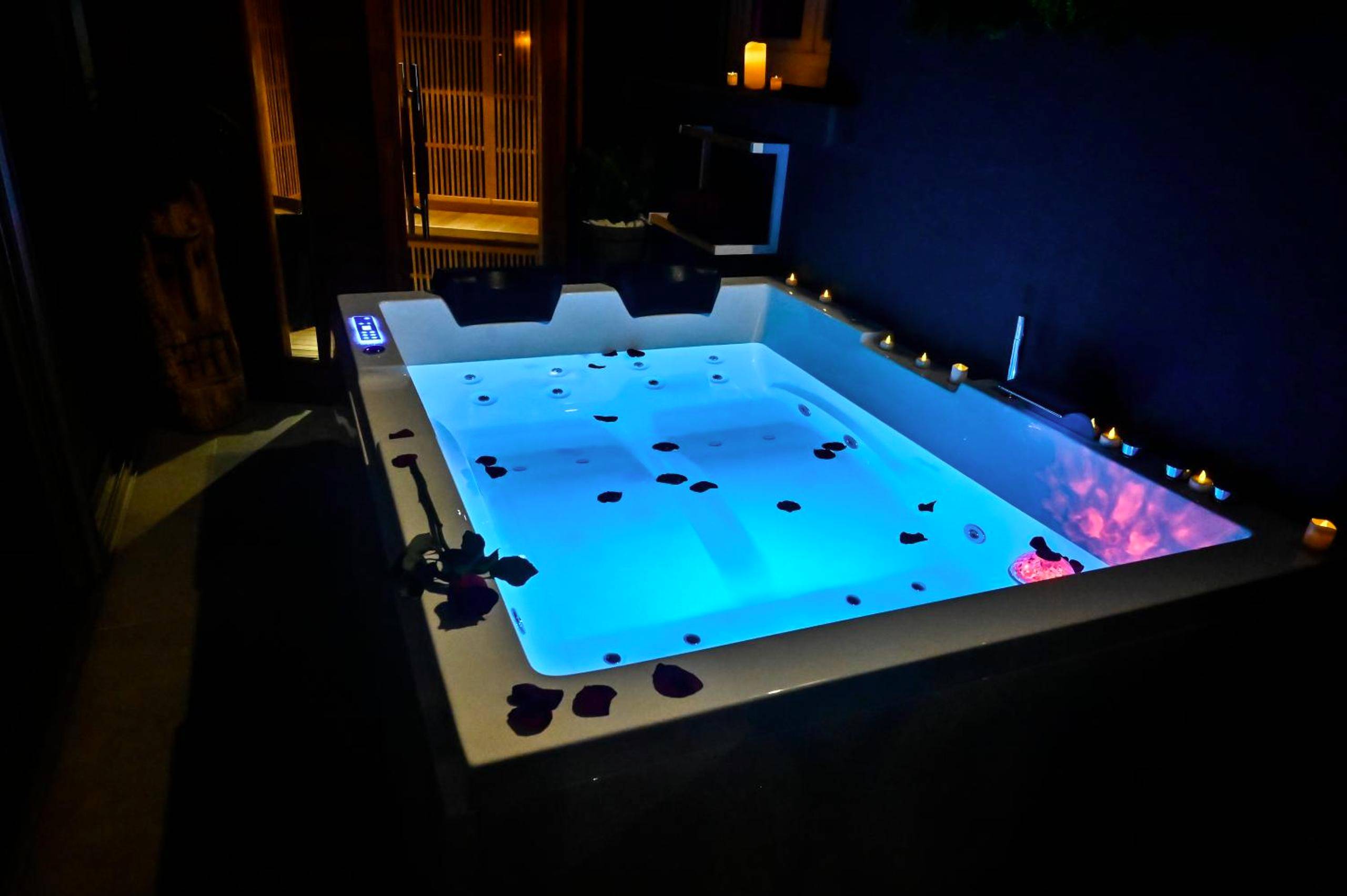 Vue principale - Love Room Le Passage - Nuit insolite avec Spa privatif à Agen