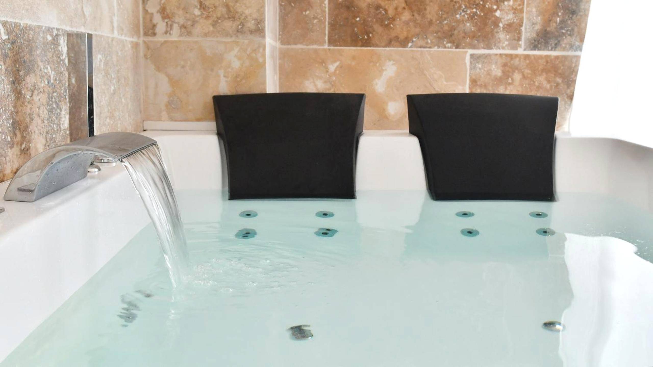 Vue du logement - Love Room Alès - Nuits d'Audace