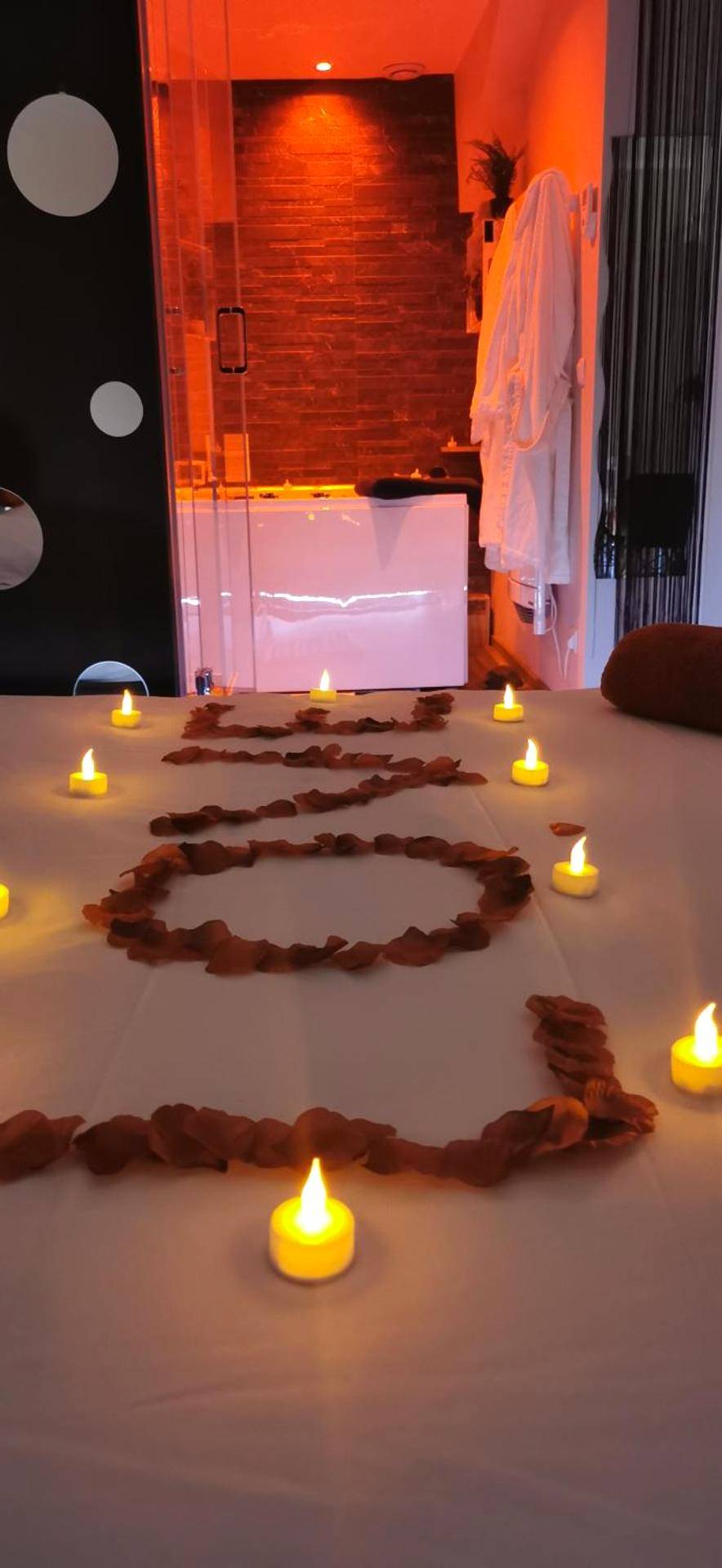 Photo du logement - SPA privatif Love room, Le Hammam et Bulles, chez Nuits Chartraines