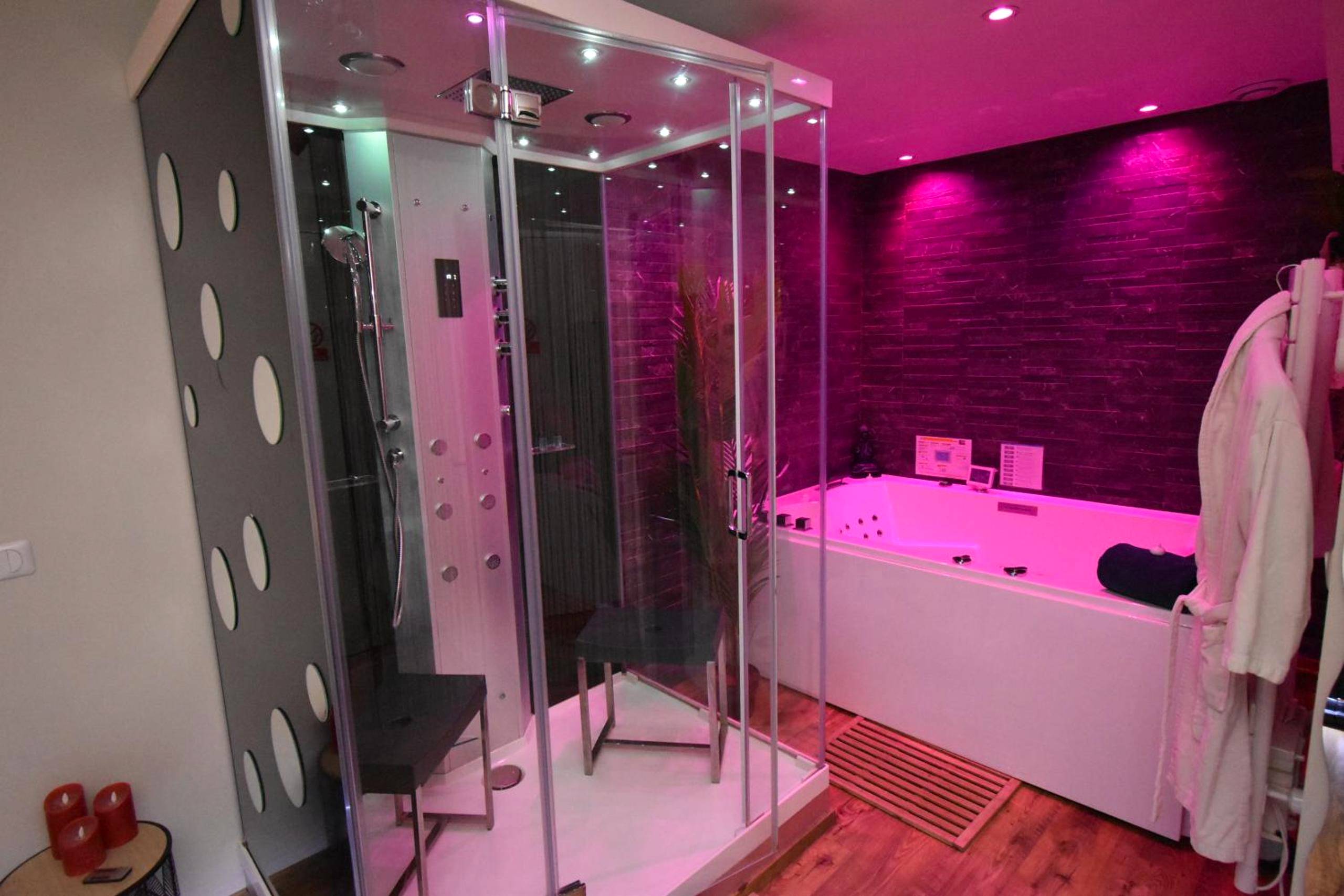 Photo du logement - SPA privatif Love room, Le Hammam et Bulles, chez Nuits Chartraines