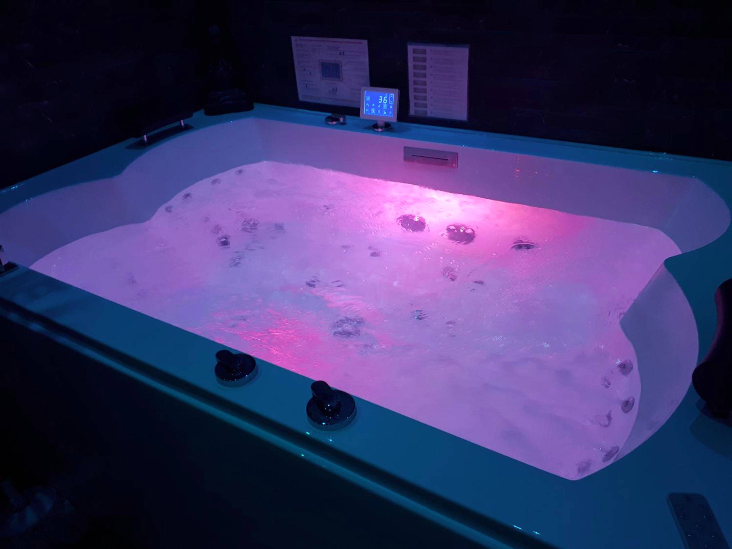 Photo du logement - SPA privatif Love room, Le Hammam et Bulles, chez Nuits Chartraines - Chartres