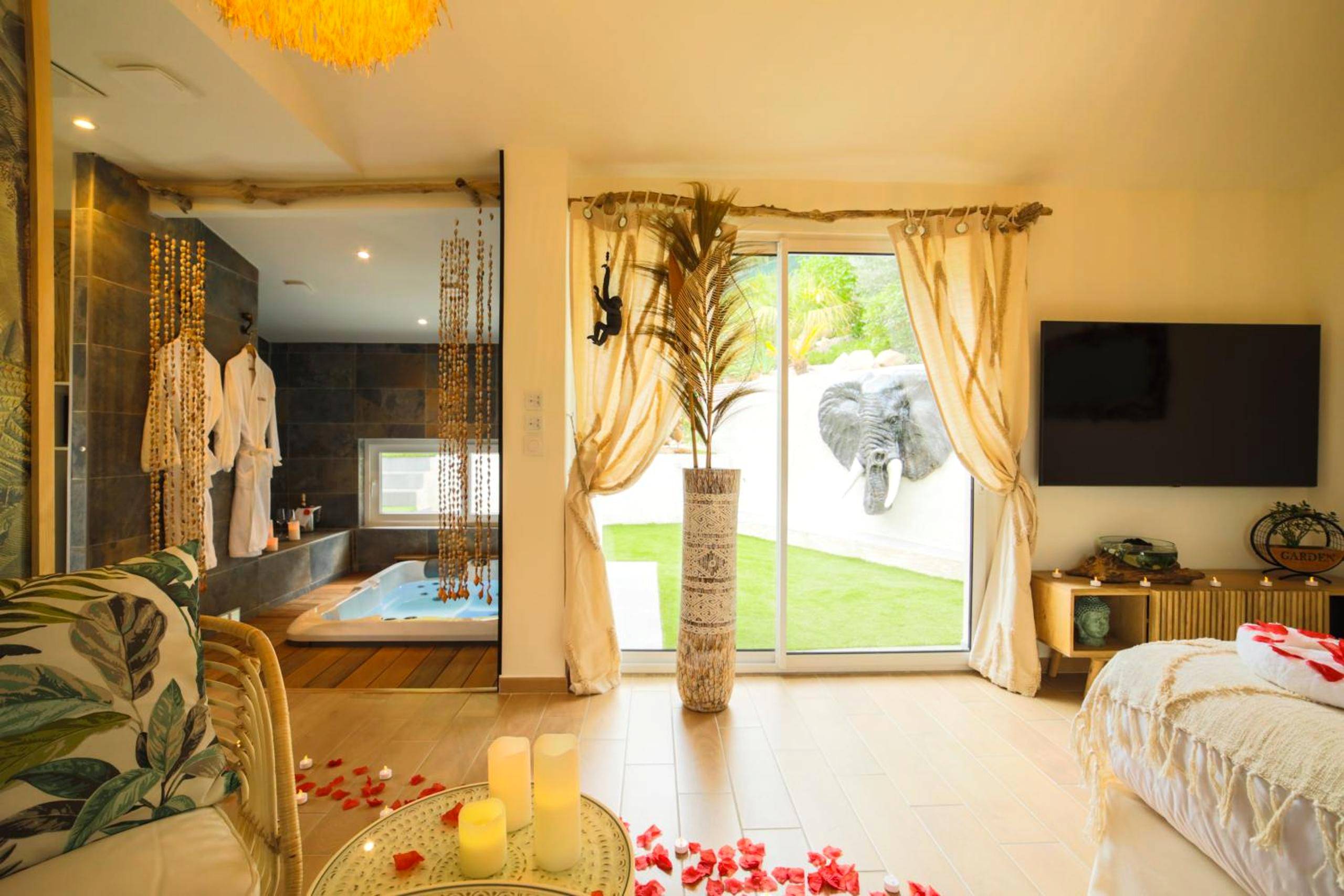 Photo du logement - Ô Balinais mini villa avec spa et piscine privative Marseille - Marseille