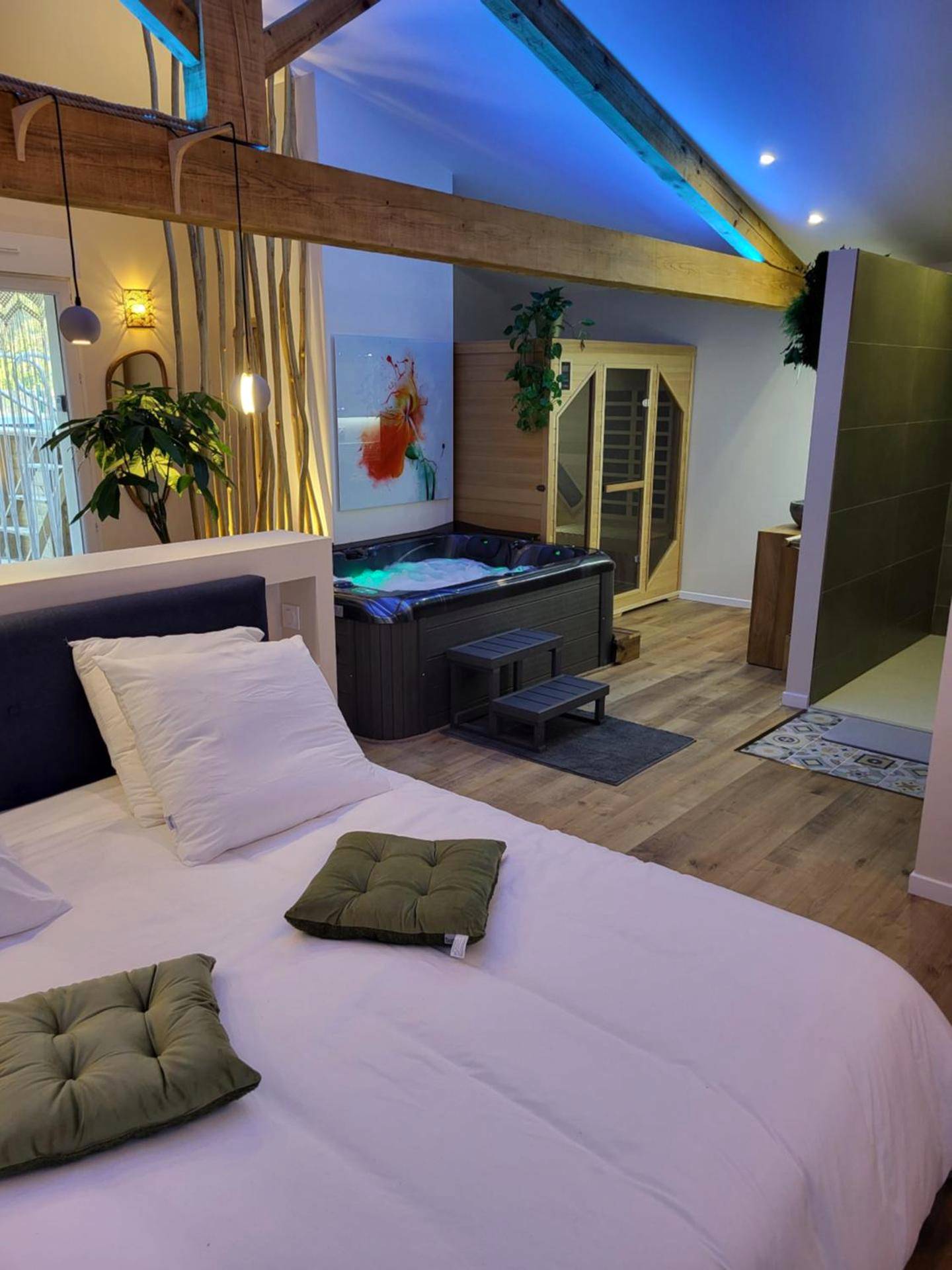 Suite avec lit king size, jacuzzi et sauna - Suite l'Olive Sacrée Spa et Sauna