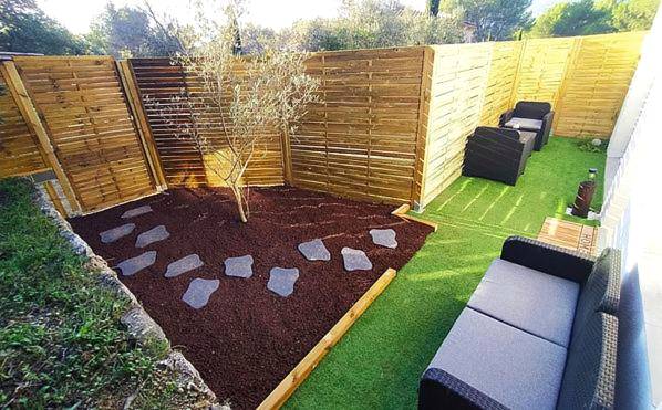 Photo du logement - A l'Orée des pins - Gite et spa de 30 m2 - Options Home Cinéma, Romantique