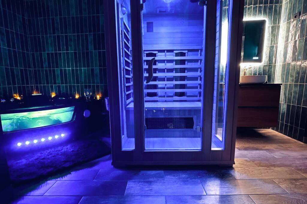 Photo du logement - Love Room L' Orientale / Jacuzzi / Sauna - Château - Landon