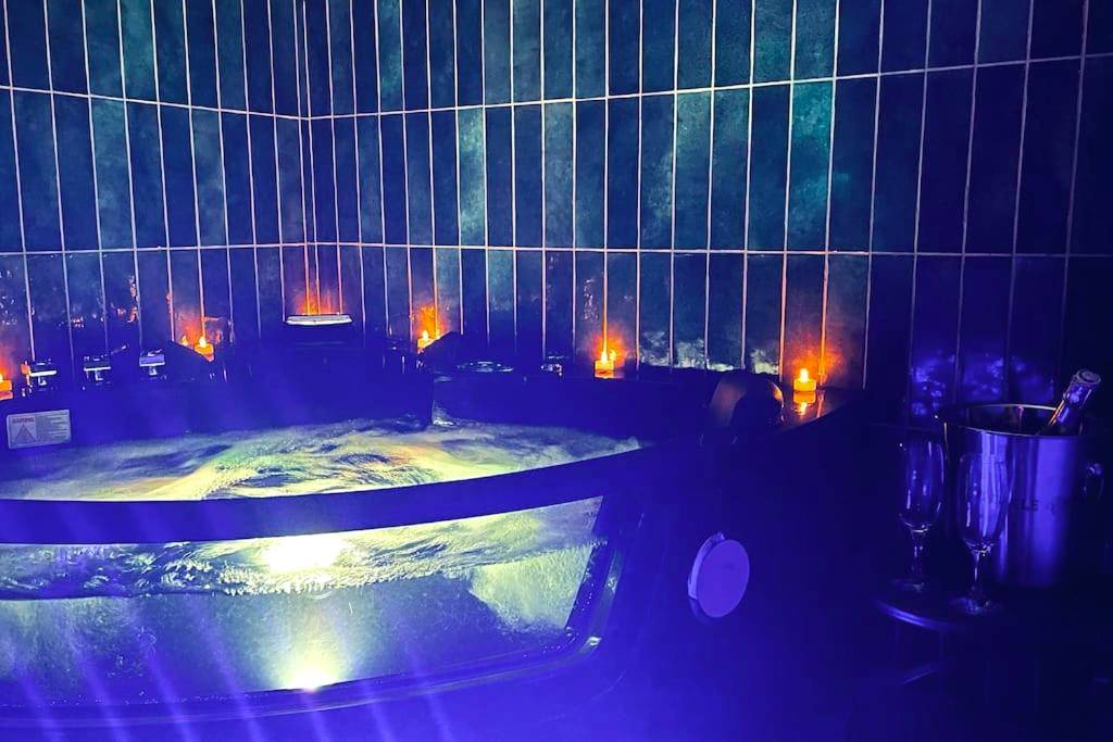 Photo du logement - Love Room L' Orientale / Jacuzzi / Sauna - Château - Landon