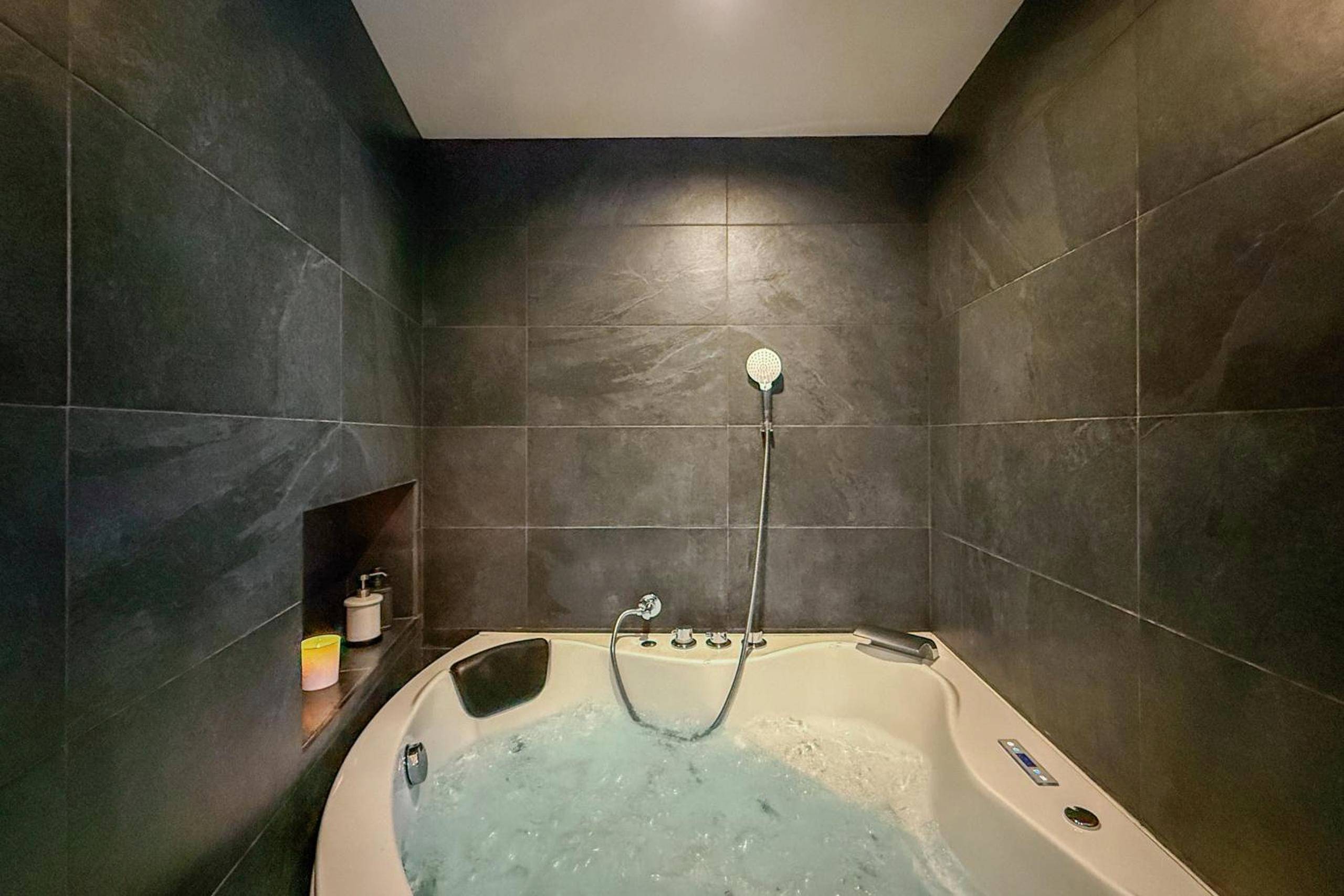 Photo du logement - L'Oxalis villa (L'Osmanthus), Logement avec balnéothérapie privée