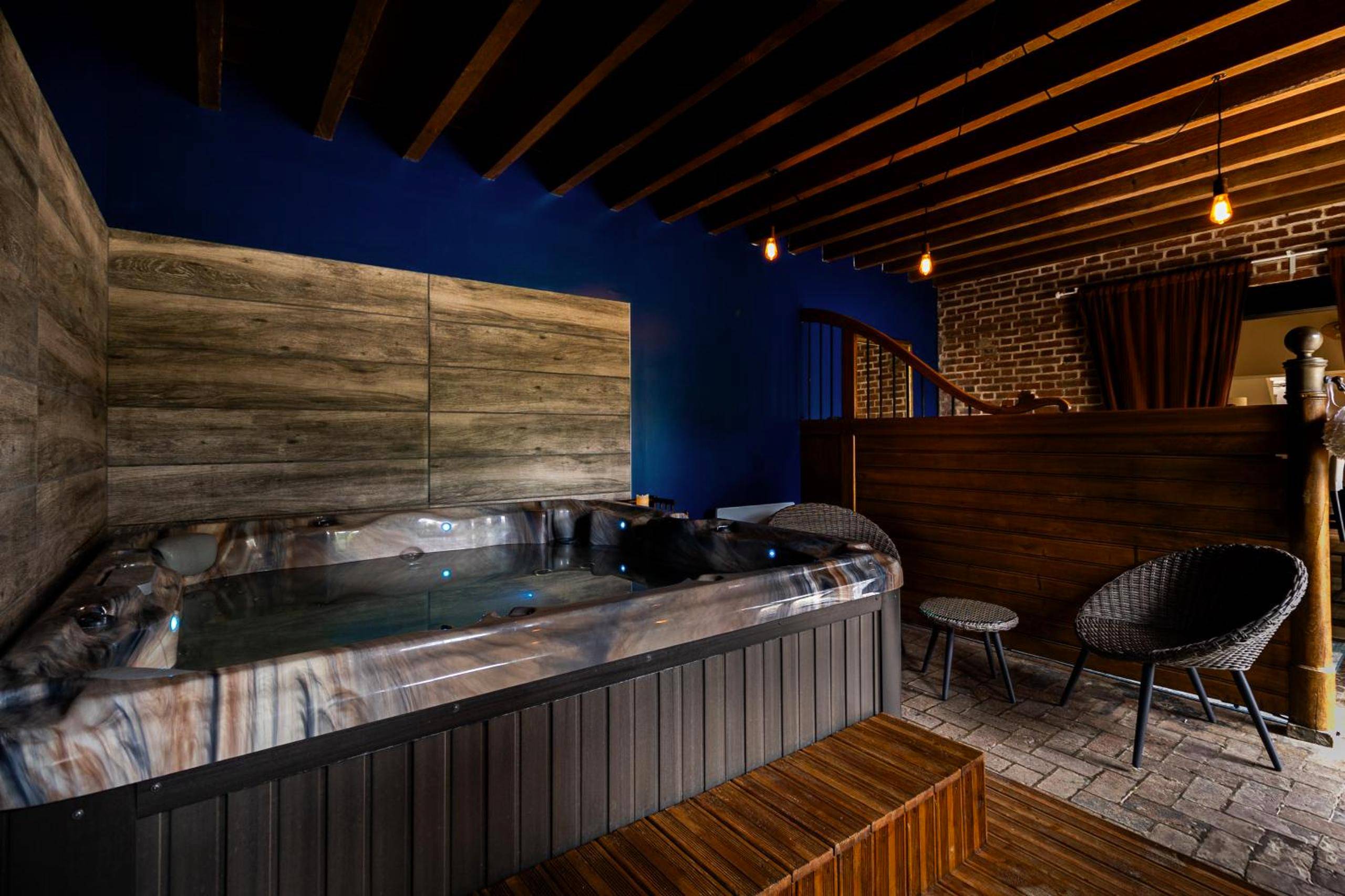 Vue principale - Love Room Clef Vallée d'Eure - OZ LOVE ROOM JACUZZI privatif