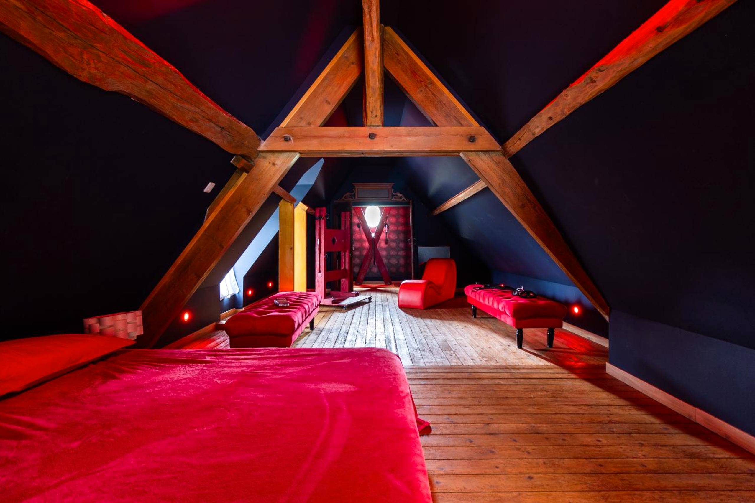 Vue interieure - OZ LOVE ROOM JACUZZI privatif