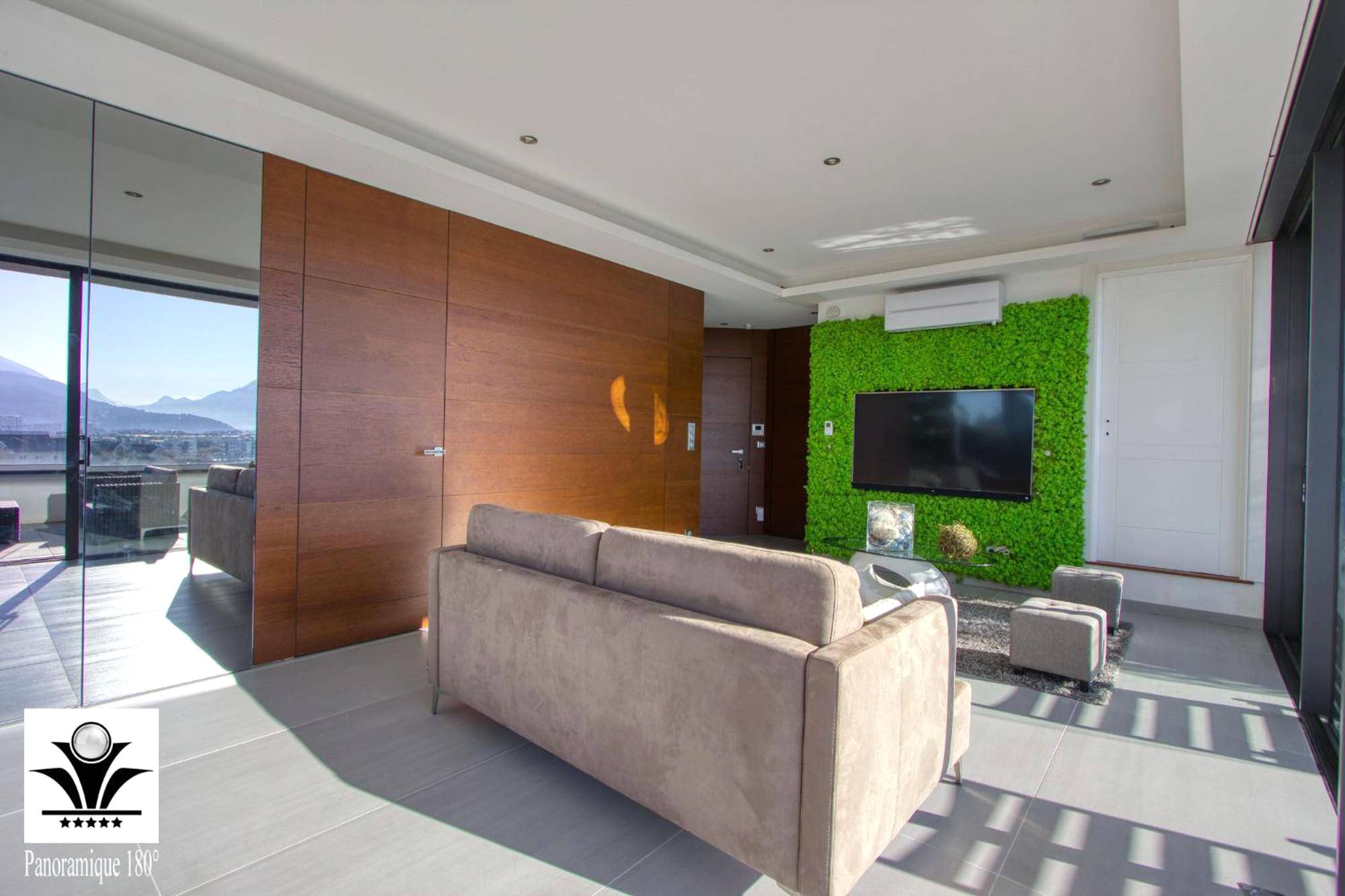 Photo du logement - Panoramique 180 lac et montagne et Nid Secret spa romantique