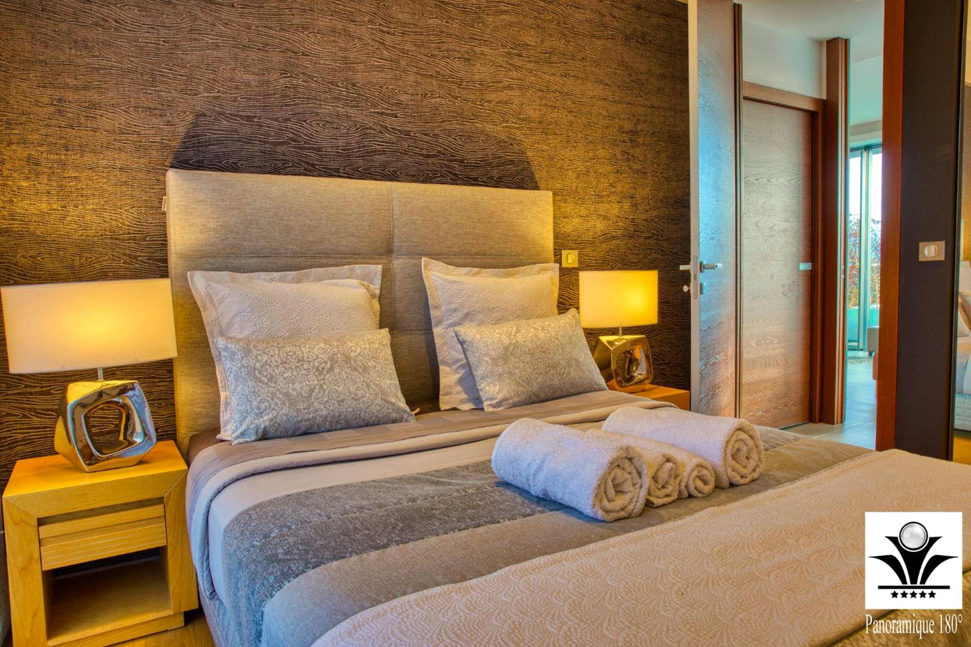 Photo du logement - Panoramique 180 lac et montagne et Nid Secret spa romantique