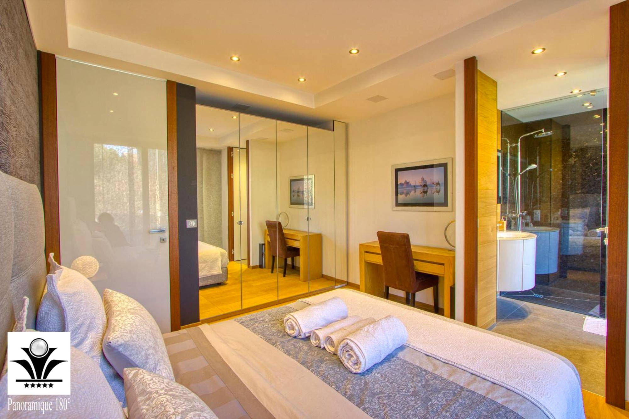 Photo du logement - Panoramique 180 lac et montagne et Nid Secret spa romantique