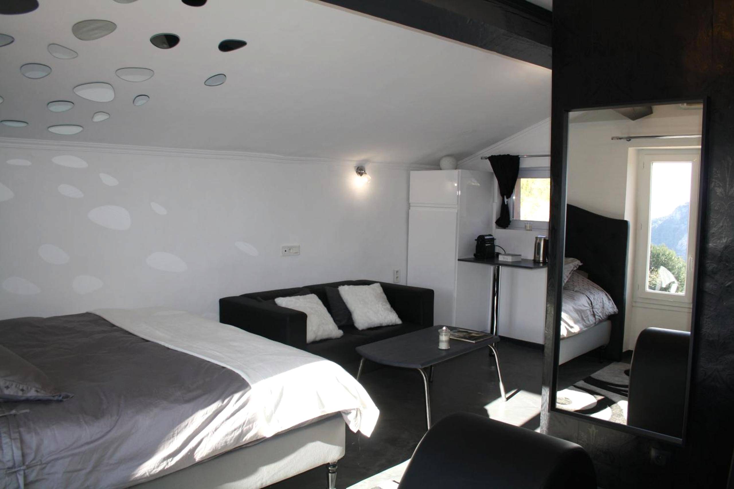 Photo du logement - LA PARENTHESE AMOUREUSE - Toulon