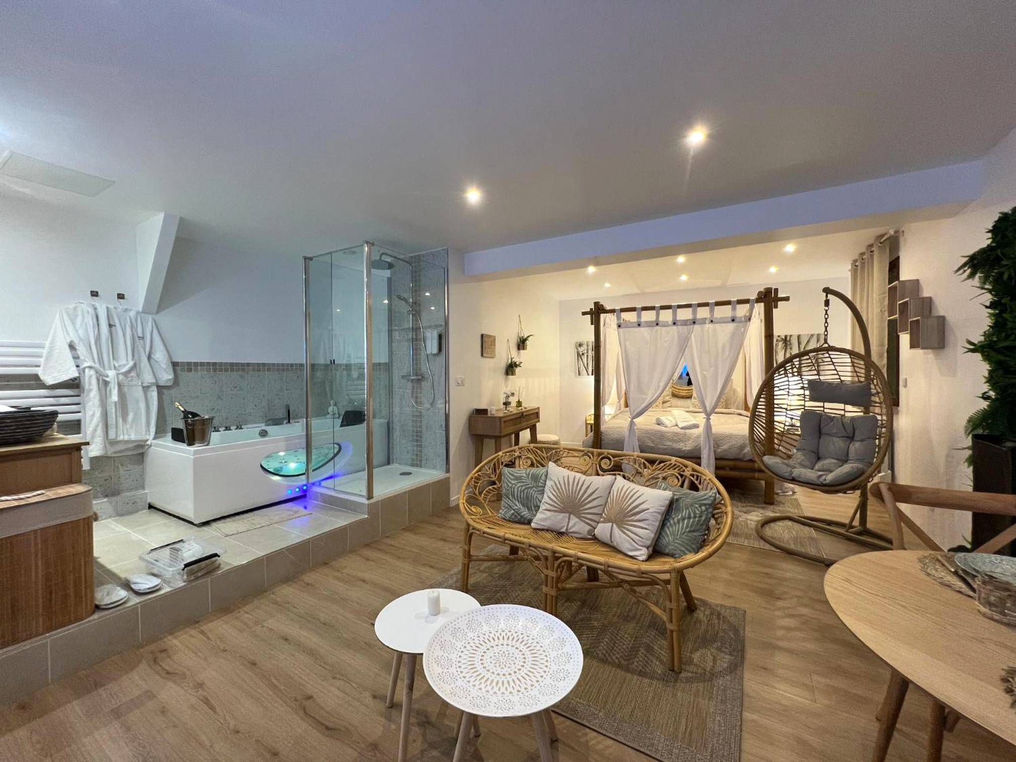 Autre vue interieure - PARENTHESE LOVE - Bali Mon Amour Suite Balneo SPA Proche Orly - Paris - La Ville - du - Bois
