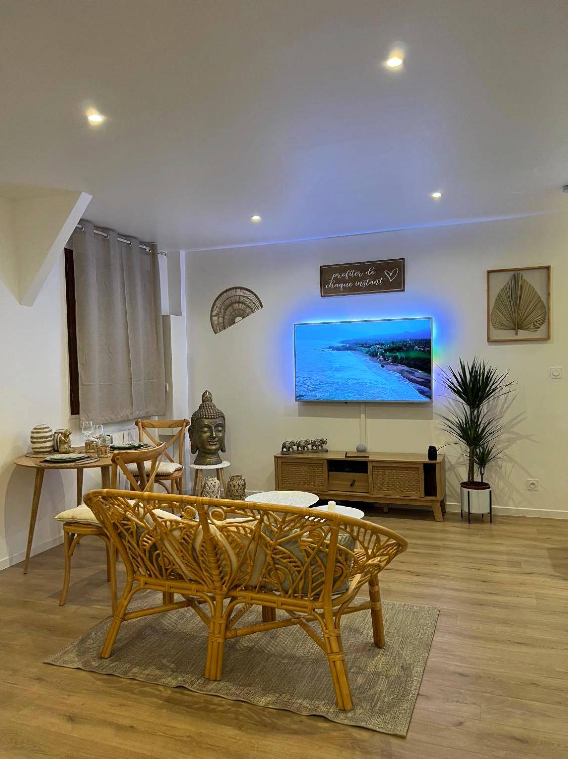 Photo du logement - PARENTHESE LOVE - Bali Mon Amour Suite Balneo SPA Proche Orly - Paris