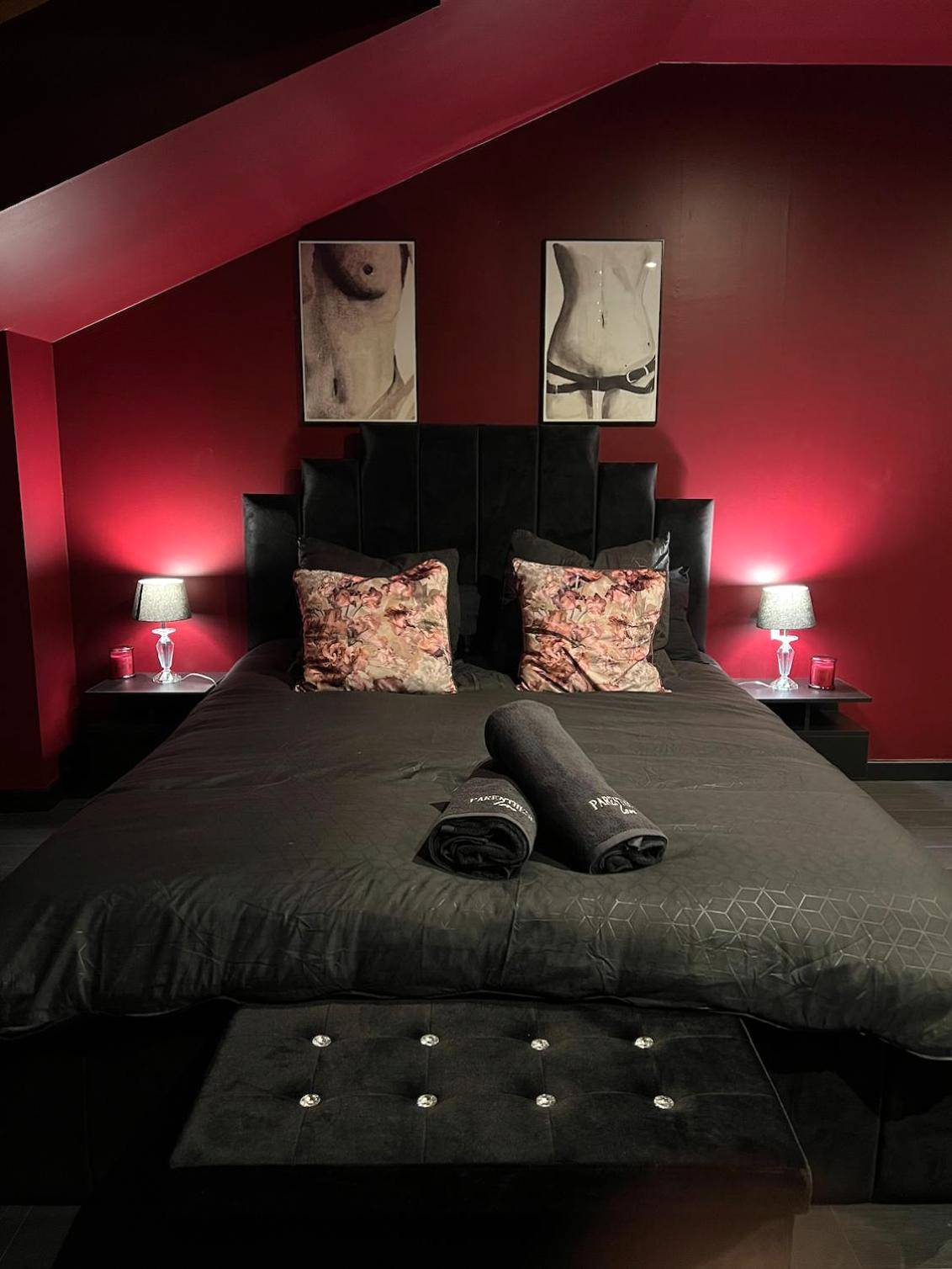 Vue du logement - PARENTHESE LOVE - Amour & Tentation Suite Balnéo SPA Proche Orly - Paris