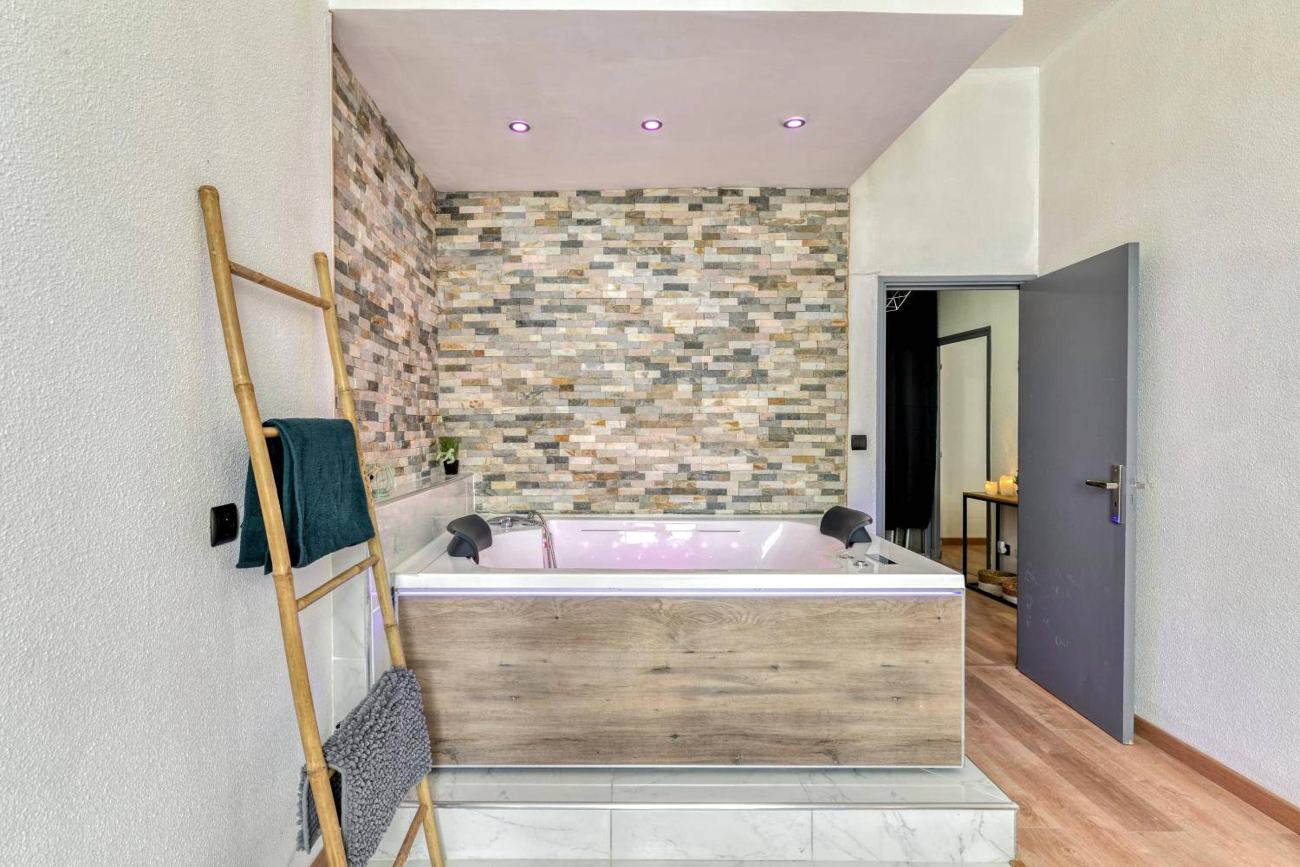 Photo du logement - Parenthèse Occitane - Free Parking - Balnéothérapie