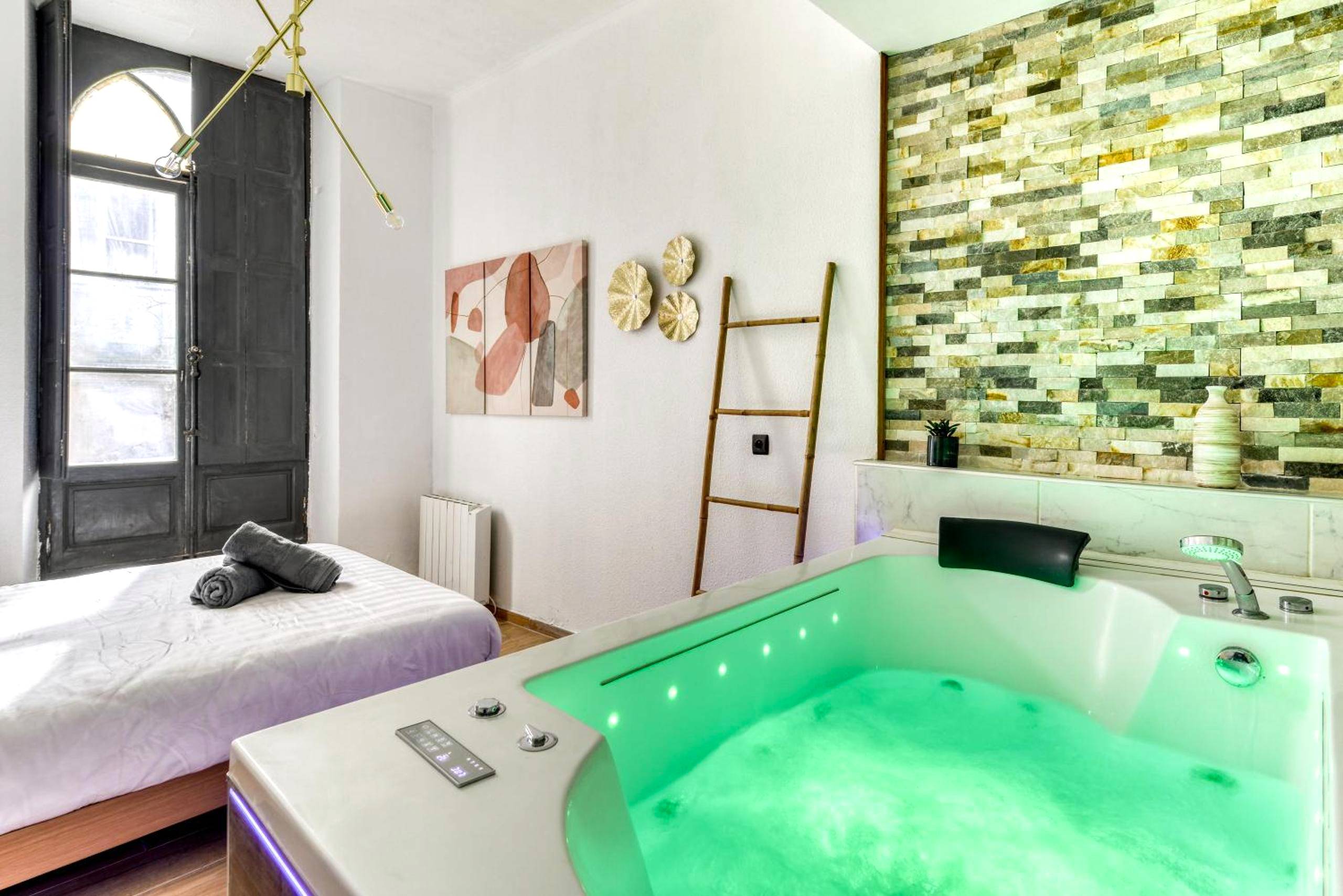 Vue du logement - Parenthèse Occitane - Free Parking - Balnéothérapie