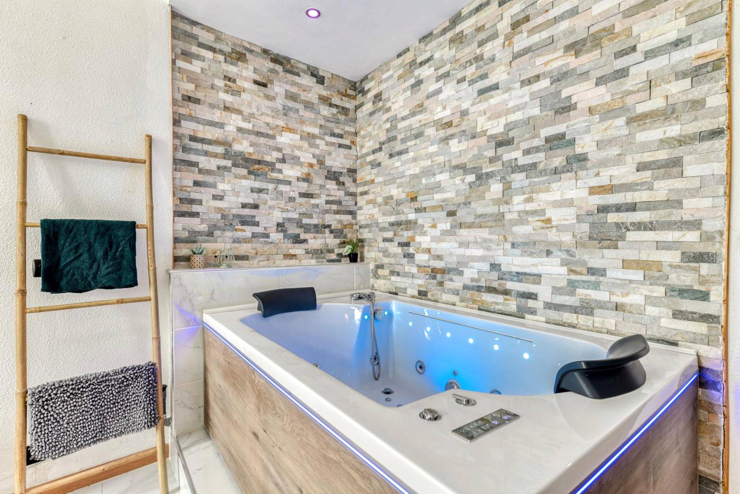 Photo du logement - Parenthèse Occitane - Free Parking - Balnéothérapie - Carcassonne