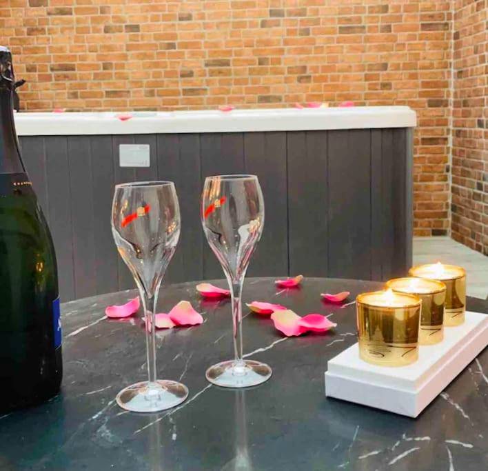 Photo du logement - Love room - Parenthèse romantique avec spa privé - Le Perrier