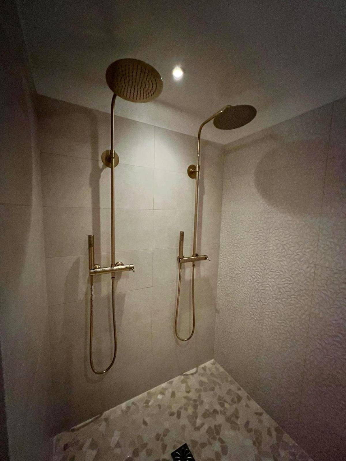 Photo du logement - La Parenthèse Suites - appartement luxueux avec sauna et baignoire balnéo
