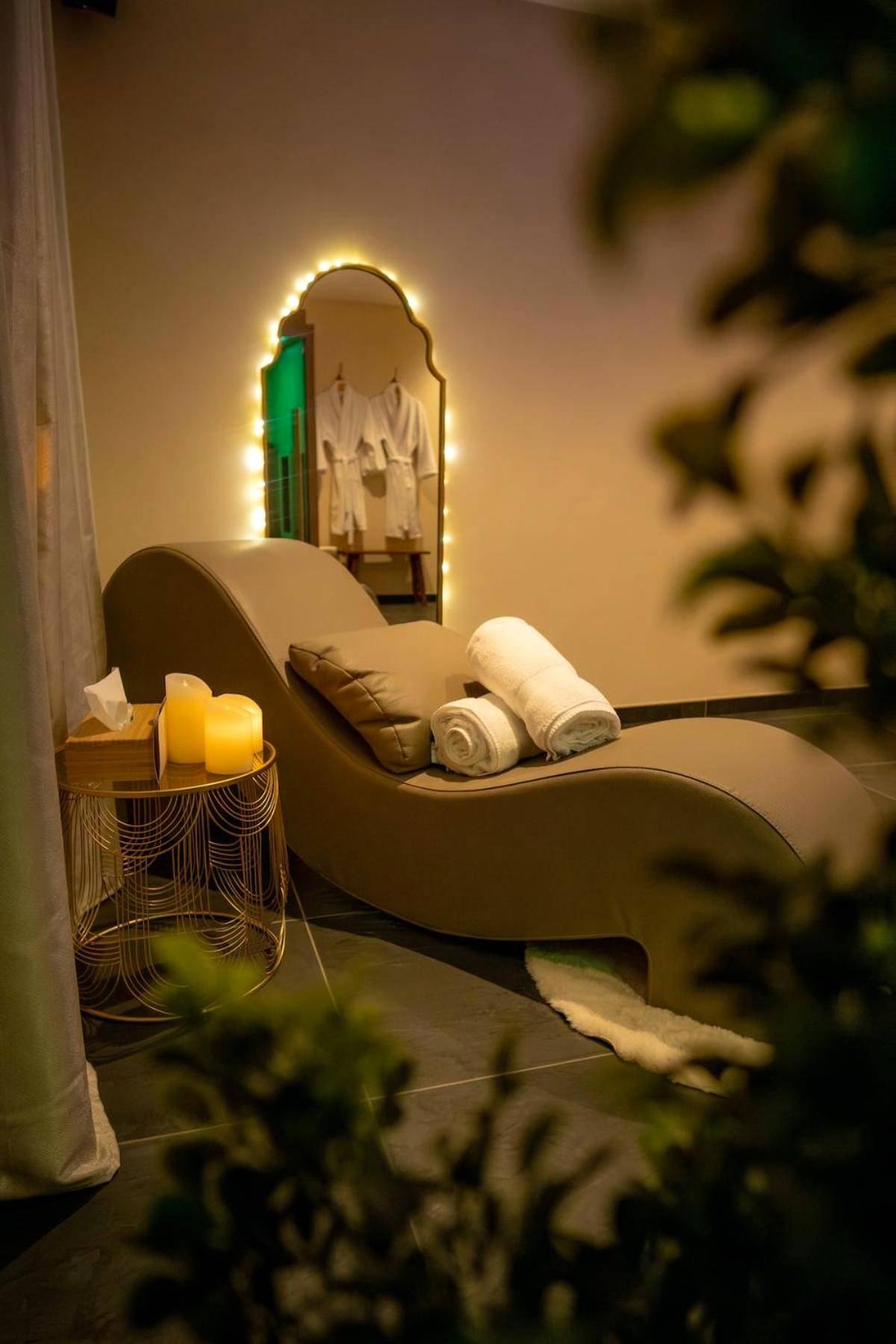 Photo du logement - La Parenthèse Suites - appartement luxueux avec sauna et baignoire balnéo - Pont - de - l'Arche