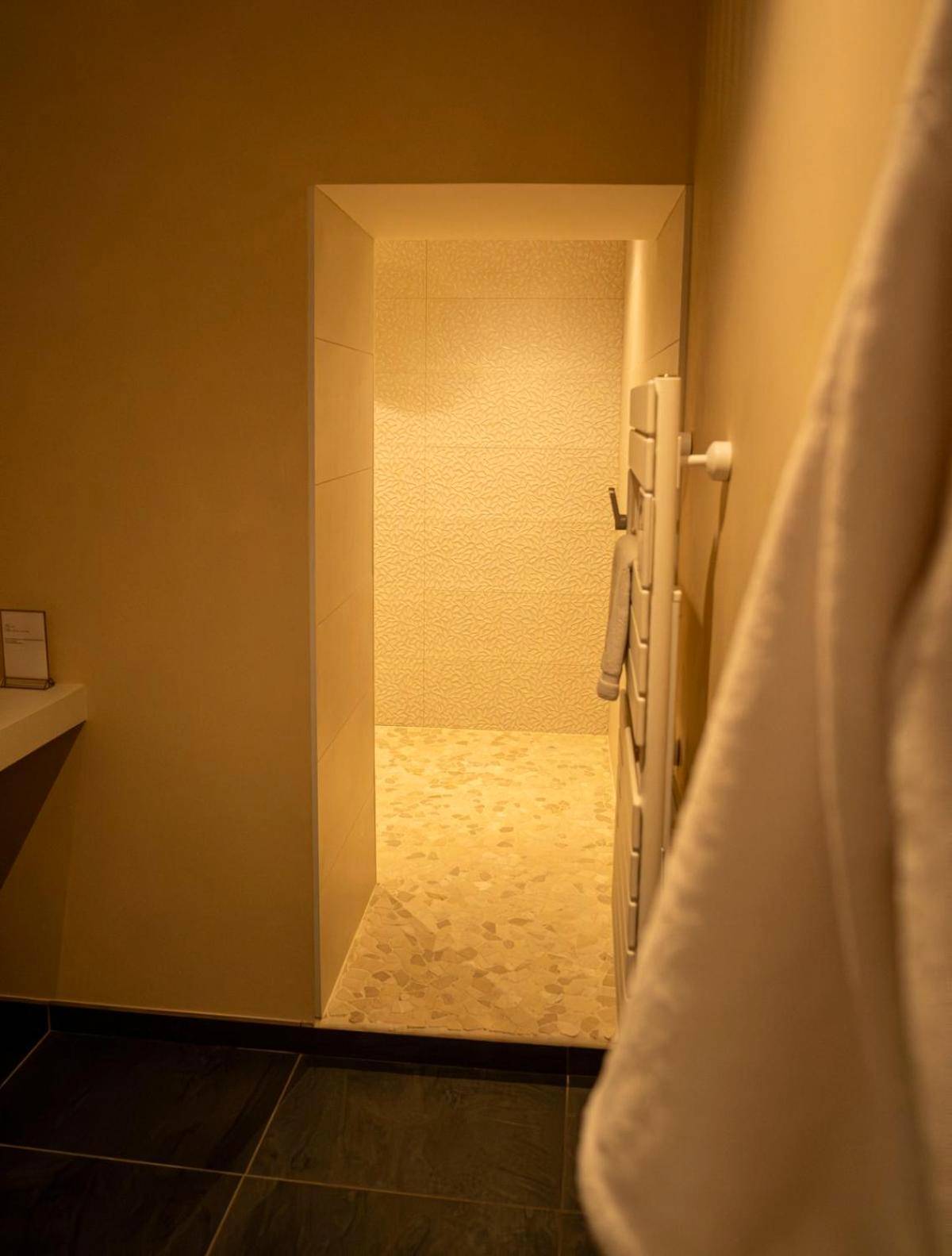 Photo du logement - La Parenthèse Suites - appartement luxueux avec sauna et baignoire balnéo