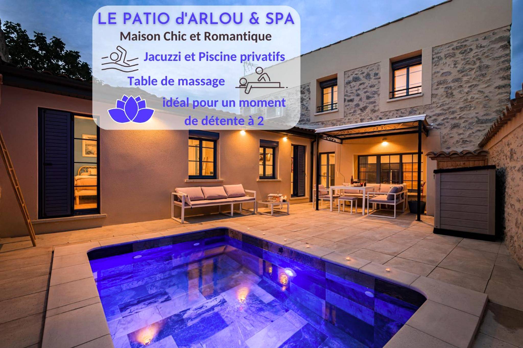 Piscine privative éclairée dans patio de nuit - Love Room Fabrezan - Le Patio d'Arlou & Spa - Relaxant et romantique