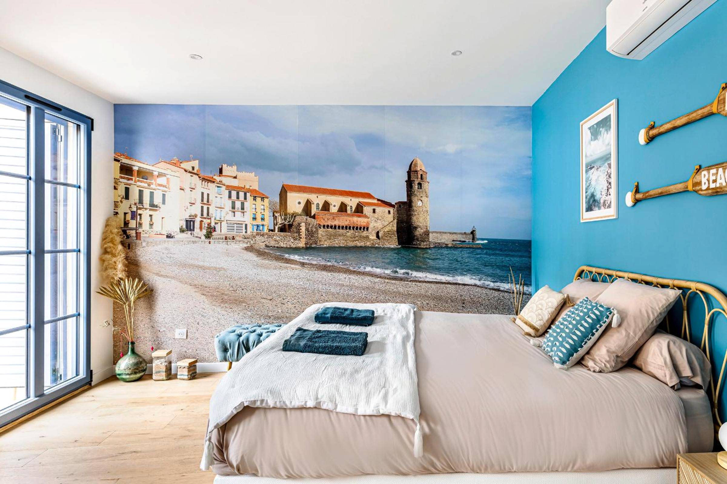 Chambre avec fresque murale bord de mer - Le Patio d'Arlou & Spa - Relaxant et romantique