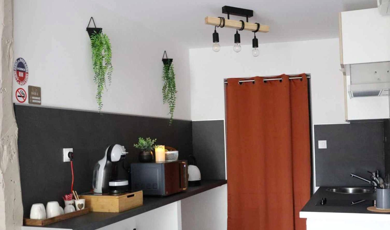 Photo du logement - Love Room Une Pause à Deux - Jacuzzi - Chambre Secrète