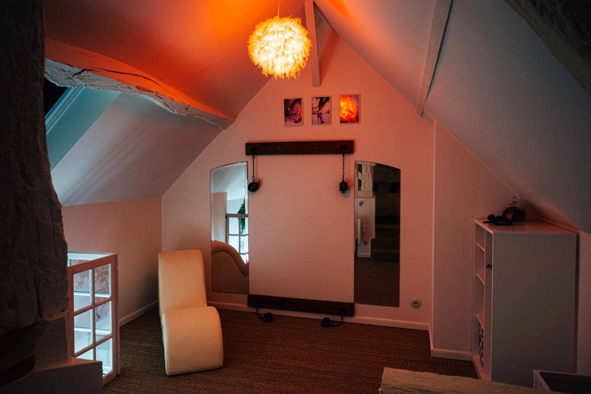 Photo du logement - Loveroom Du Perche : maison avec balnéo