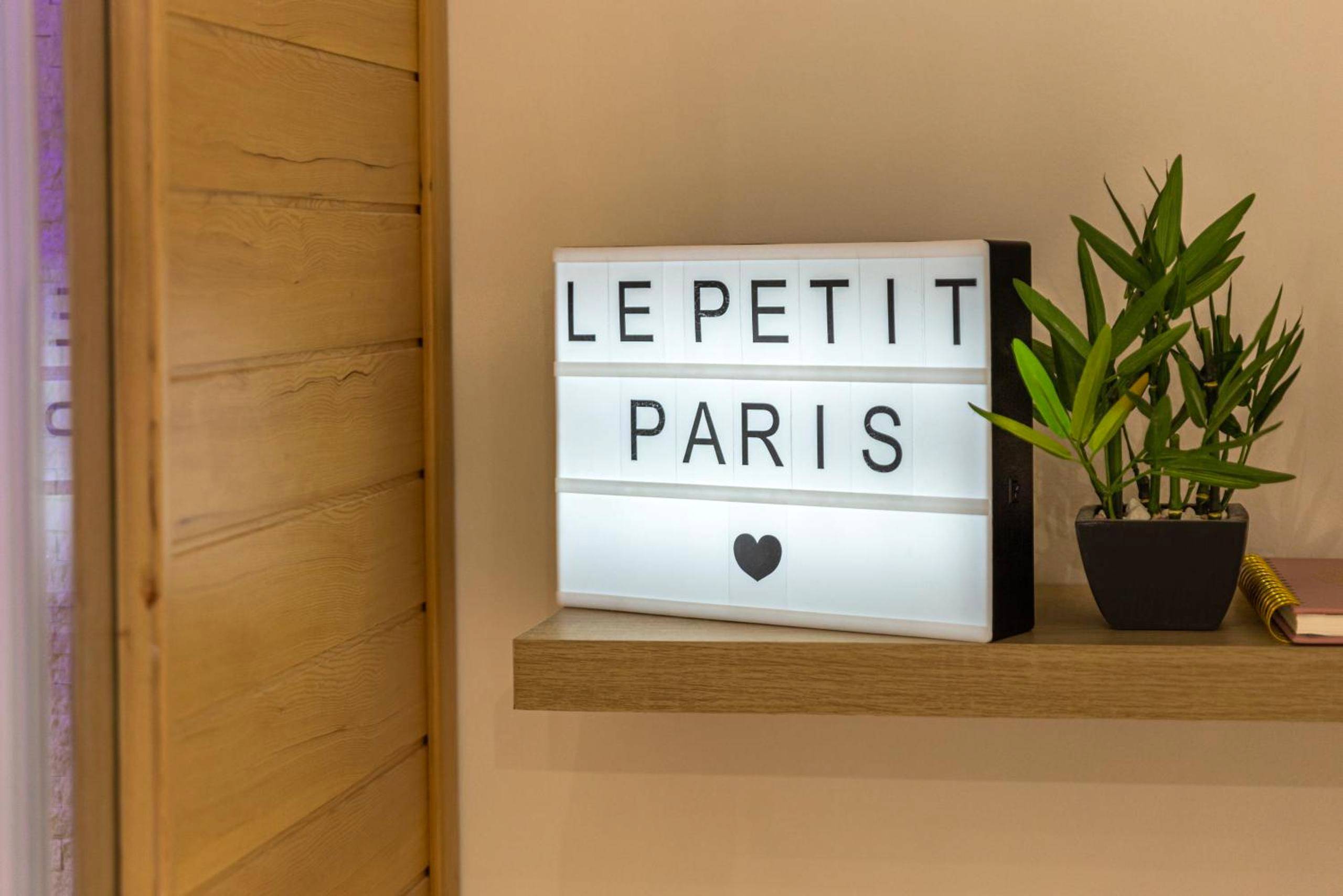 Photo du logement - Le Petit Paris - Cocon & Spa & Sauna