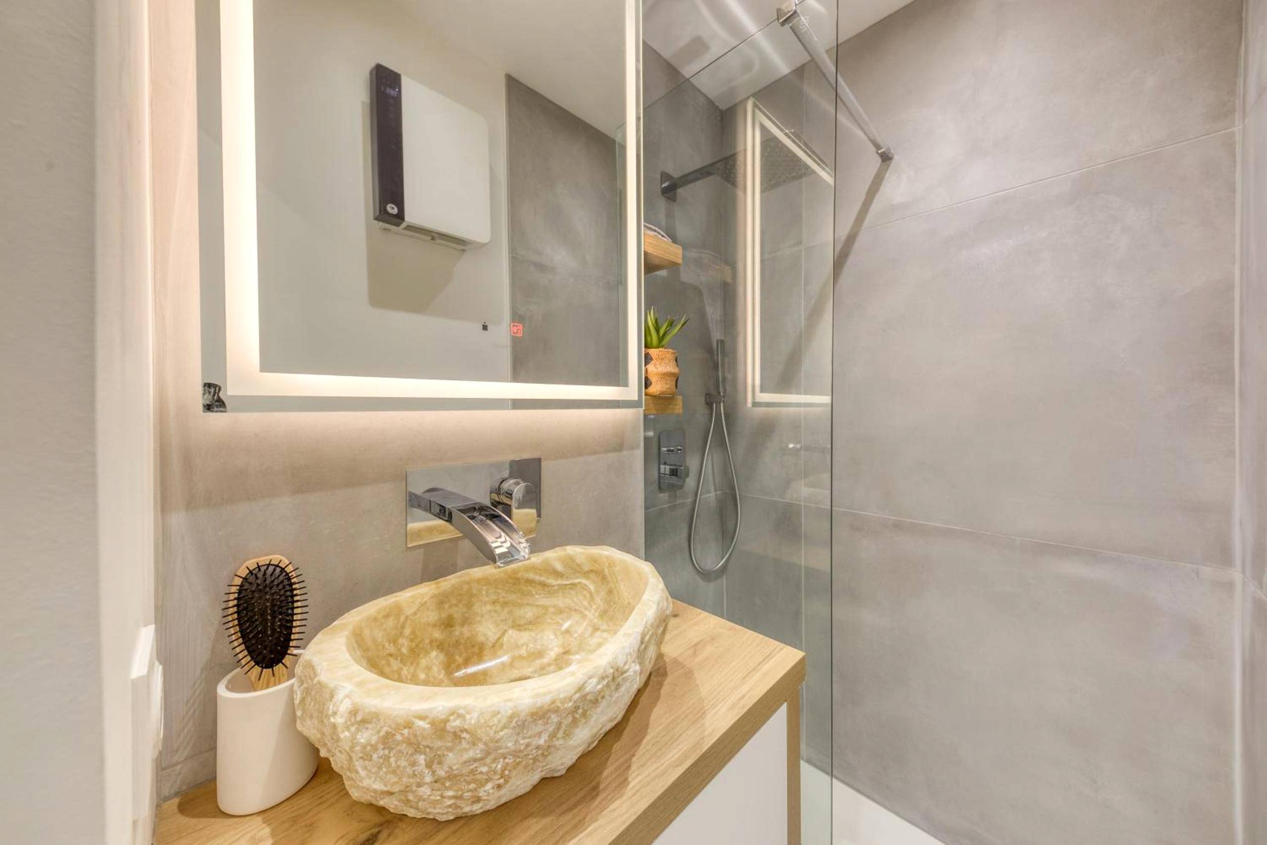 Photo du logement - Le Petit Paris - Cocon & Spa & Sauna