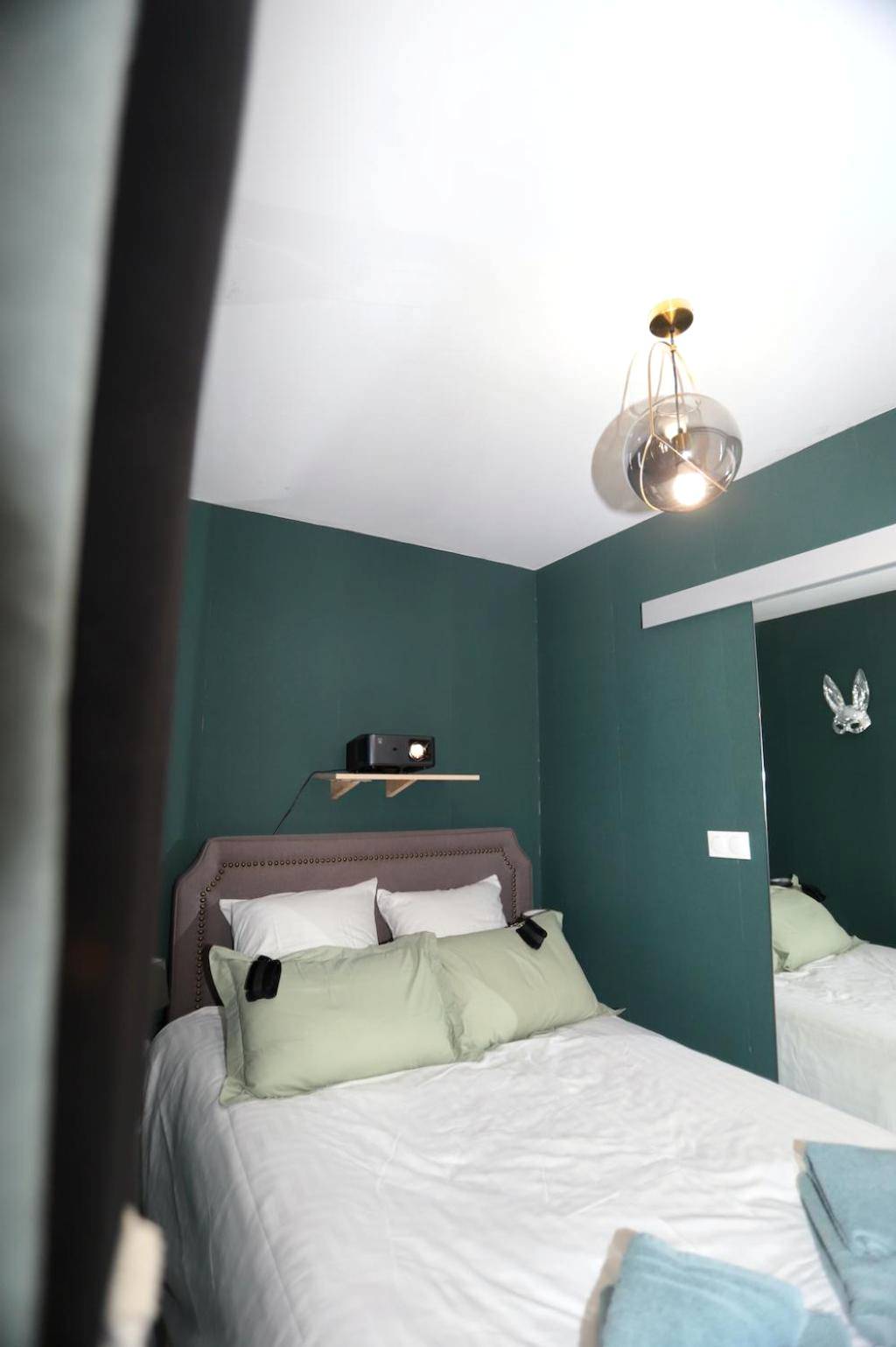 Photo du logement - LoveRoom La Petite Suite avec SPA - Brest