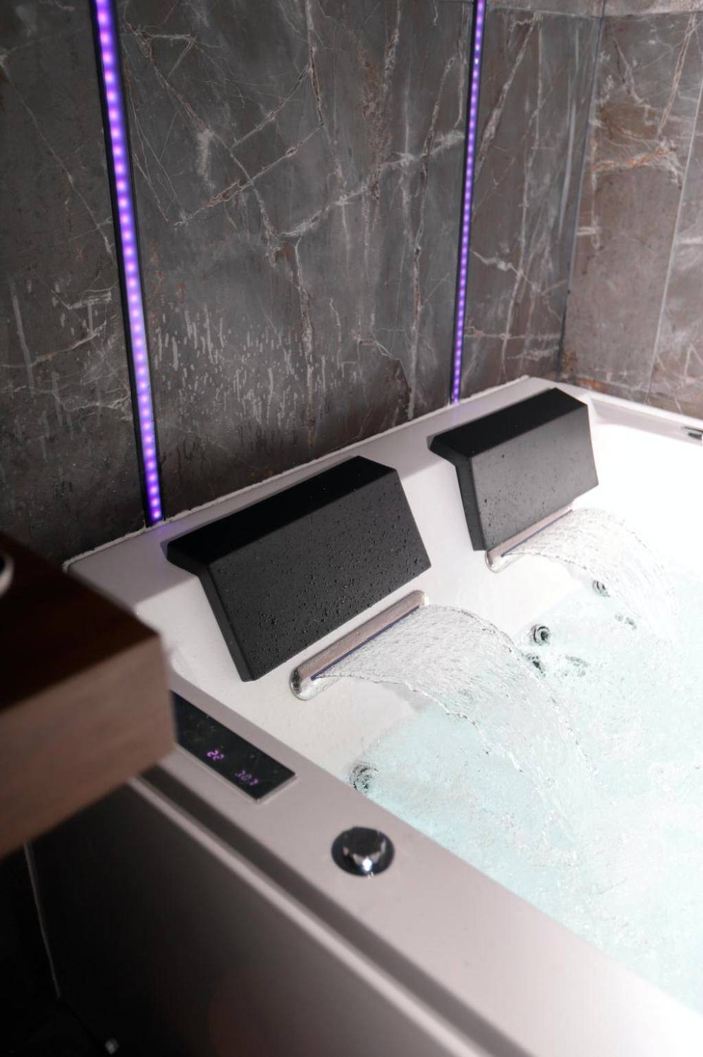 Photo du logement - LoveRoom La Petite Suite avec SPA