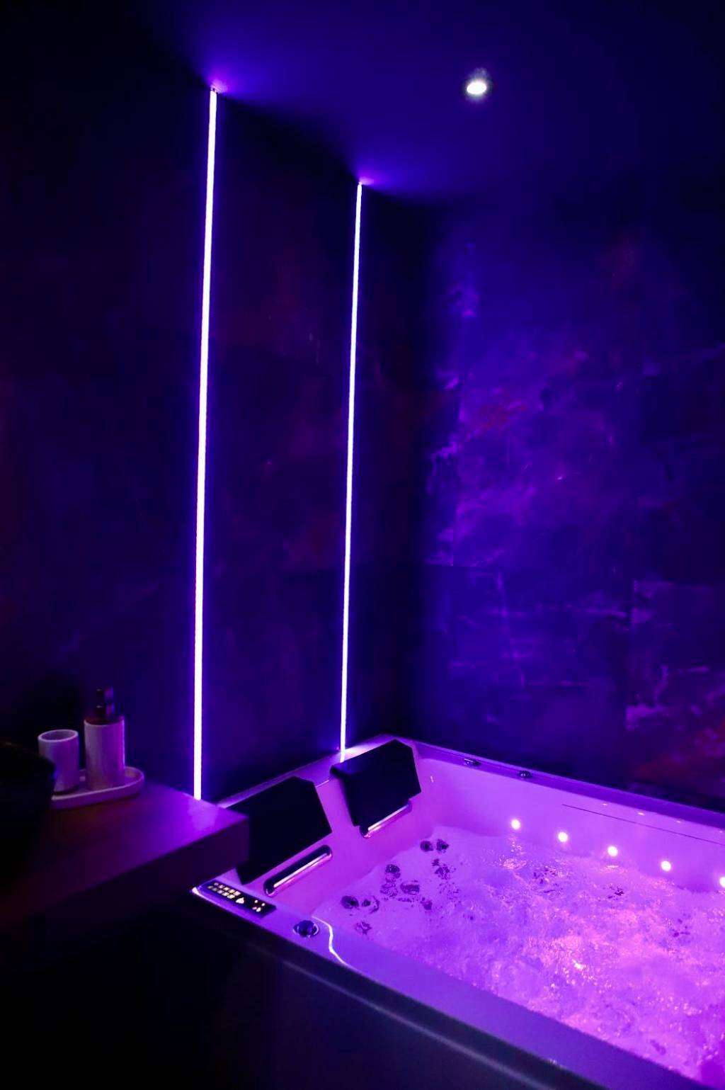 Photo du logement - LoveRoom La Petite Suite avec SPA - Brest