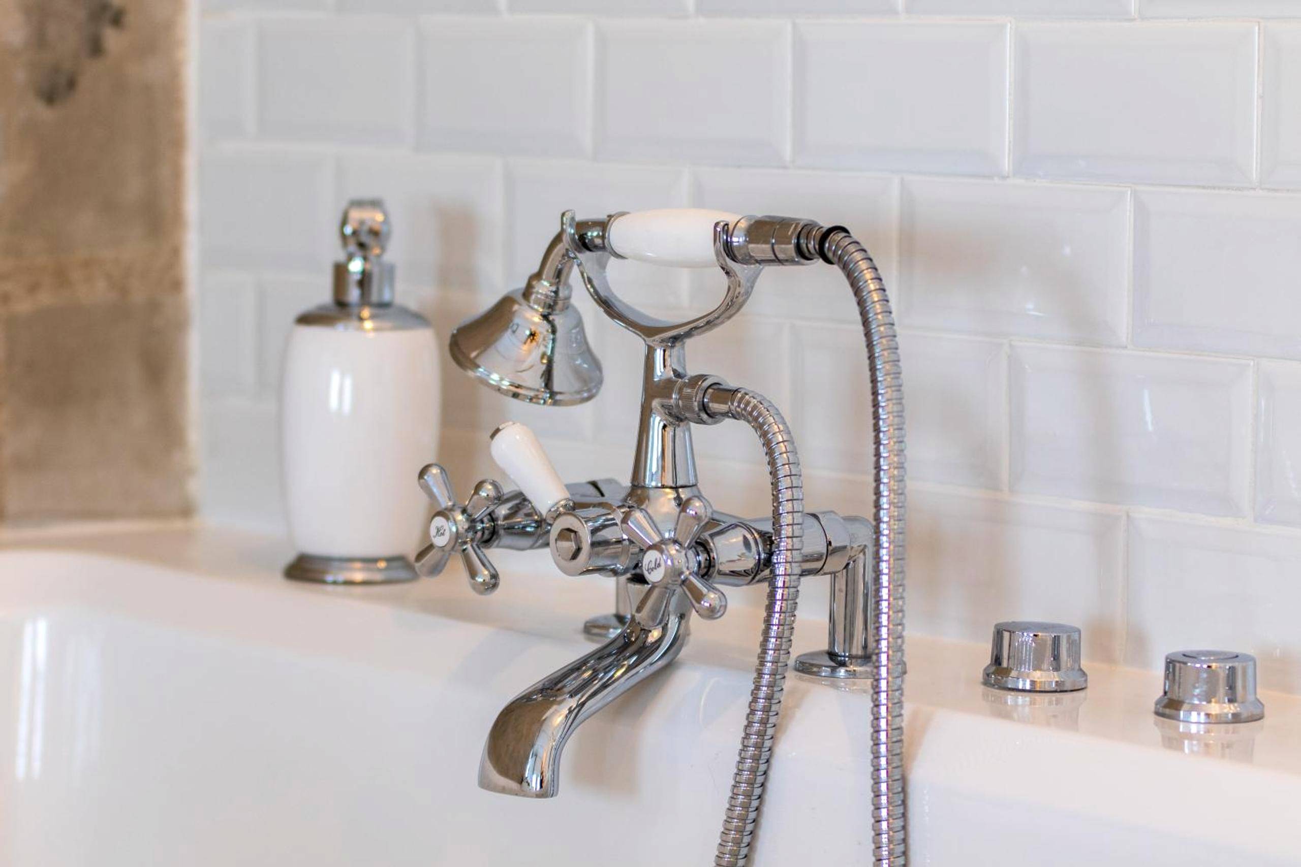 Robinetterie de baignoire style rétro chromée - Love Room Bohème Les Petits Plaisirs