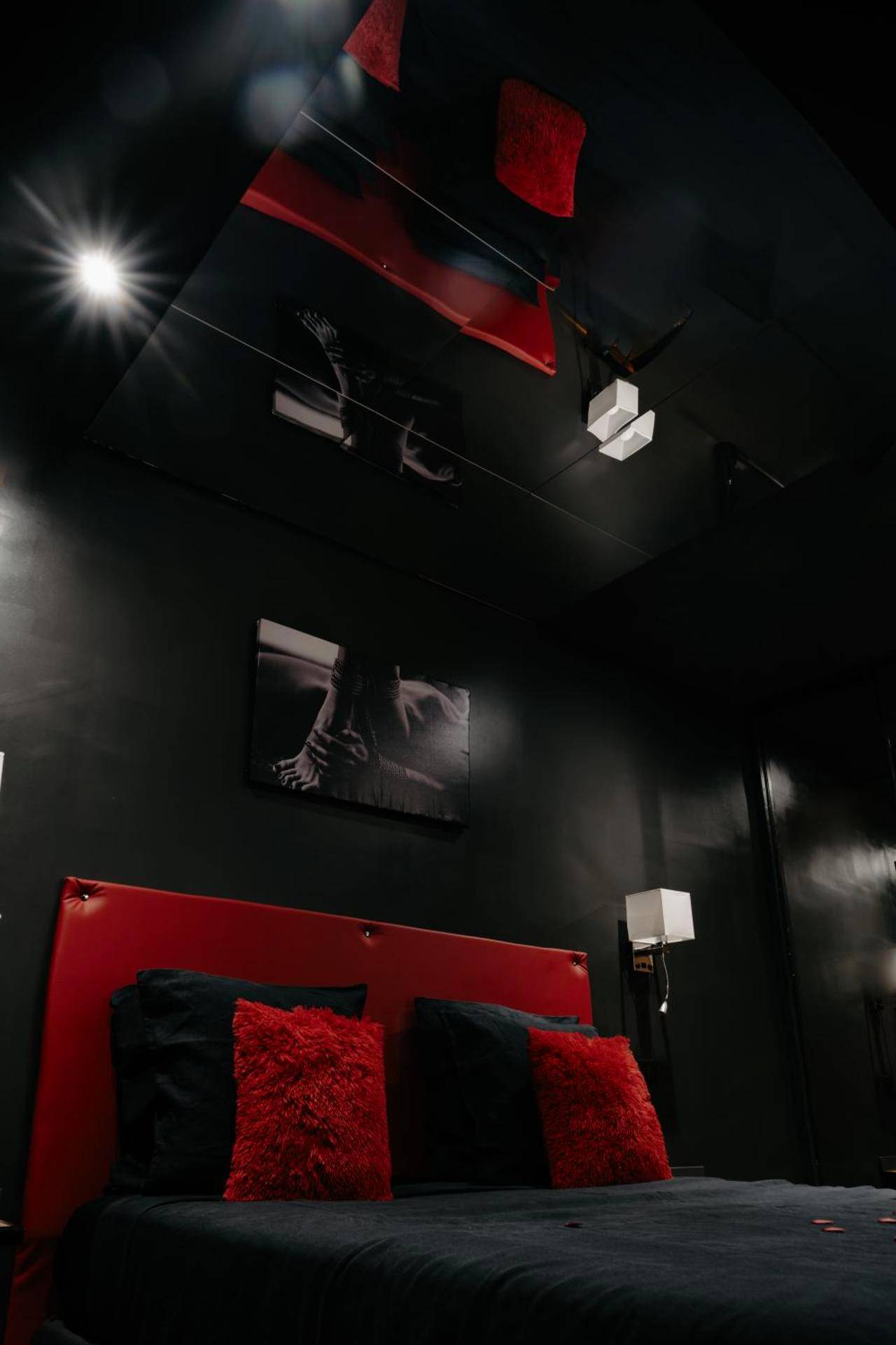 Photo du logement - LoveRoom#1 by Pimente ton couple - Cagnes - sur - Mer