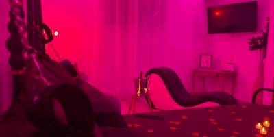 Chambre romantique avec divan tantrique - Plaisirs cachés - Love Room -