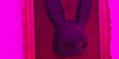 Cadre décoratif avec masque de lapin - Plaisirs cachés - Love Room -