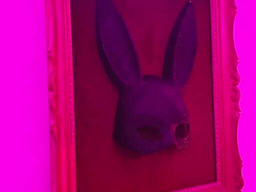 Cadre décoratif avec masque de lapin - Plaisirs cachés - Love Room -