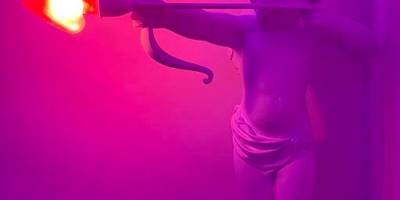 Statue de Cupidon avec flèche lumineuse - Plaisirs cachés - Love Room -