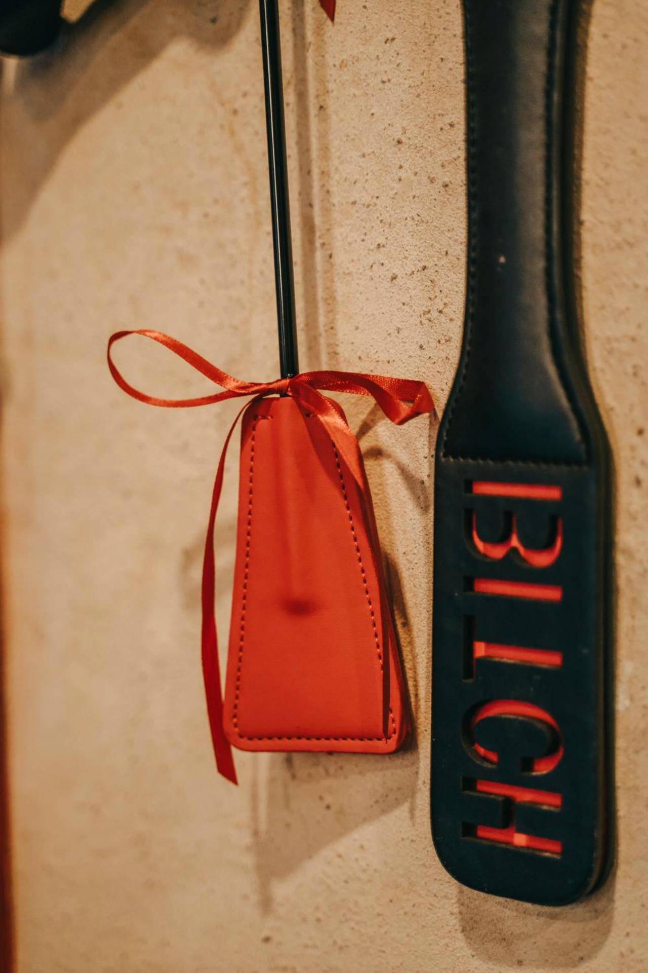 Photo du logement - LOVE ROOM Bordeaux Playroom avec salle de jeux pour adultes et lit à eau chauffant