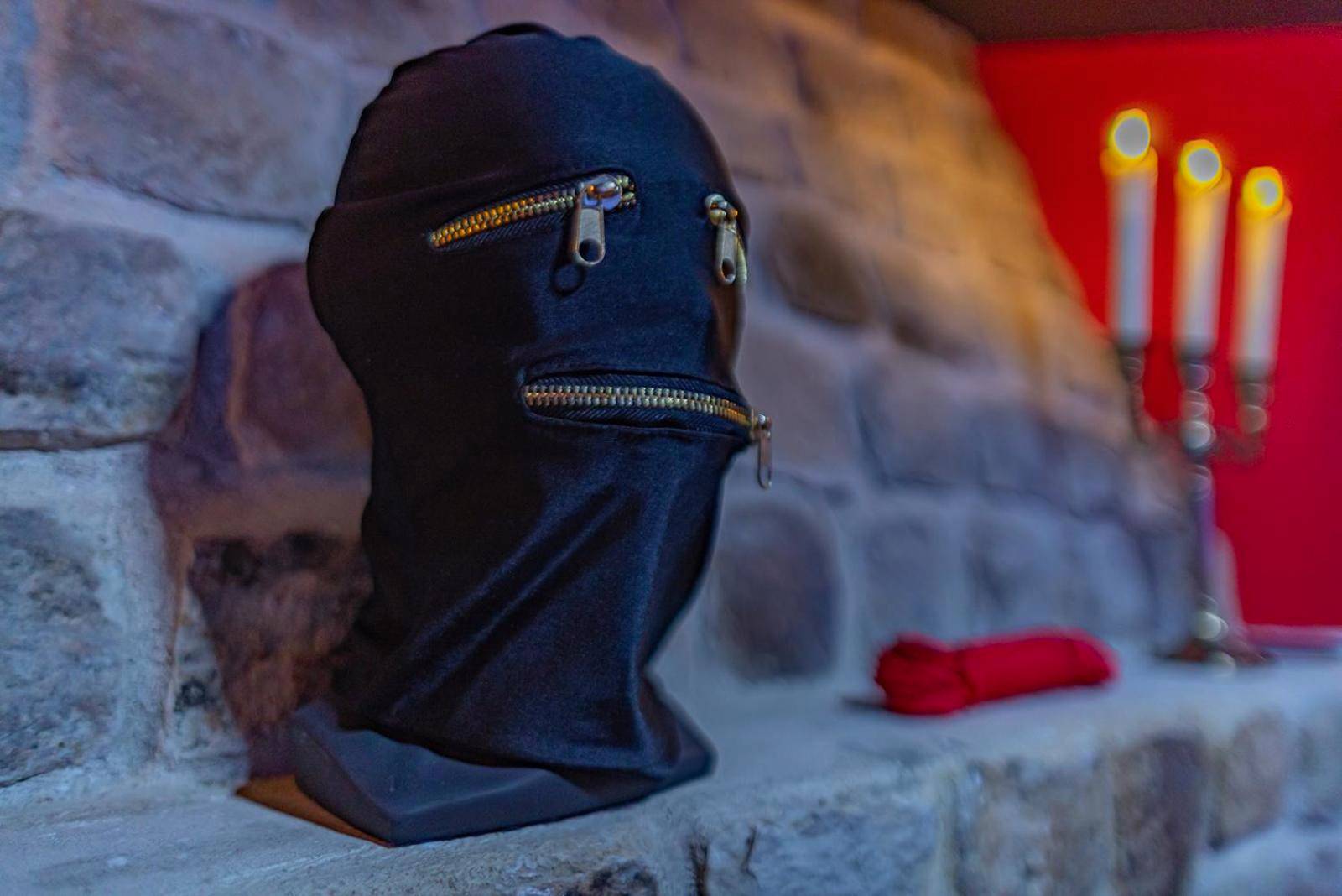 Photo - Playroom XXL Loft LOVE Room avec Espace spa Terrasse vue sur les toits Salle de jeux pour...