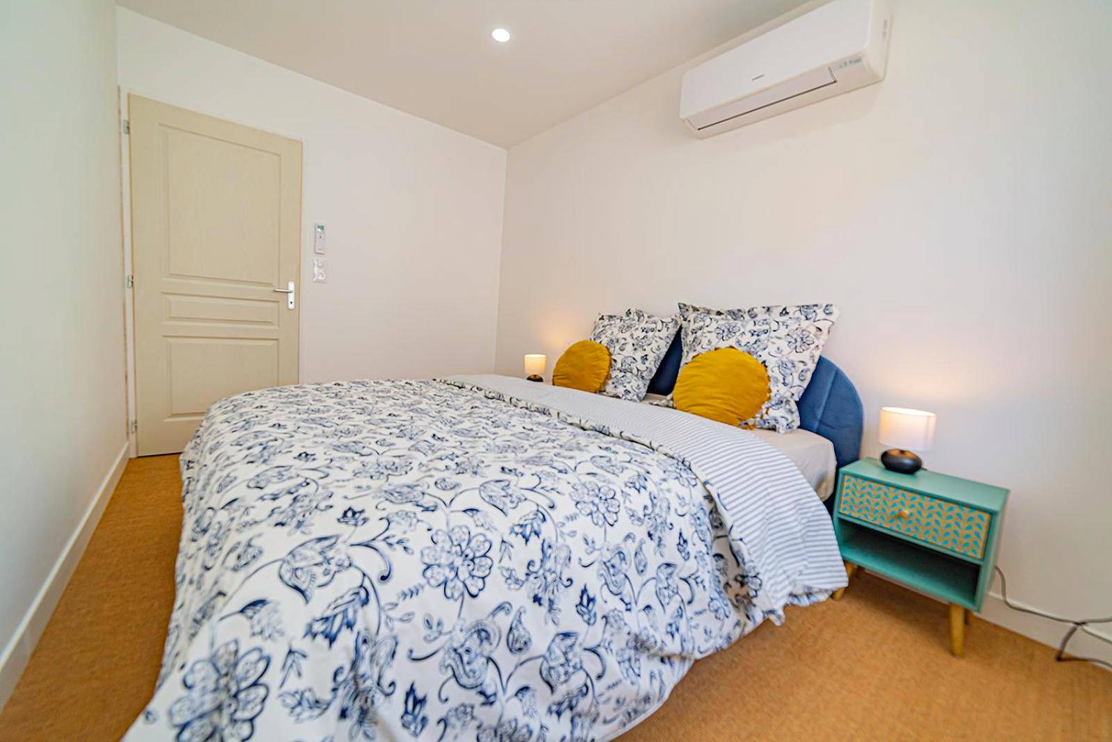 Photo - Playroom XXL Loft LOVE Room avec Espace spa Terrasse vue sur les toits Salle de jeux pour...