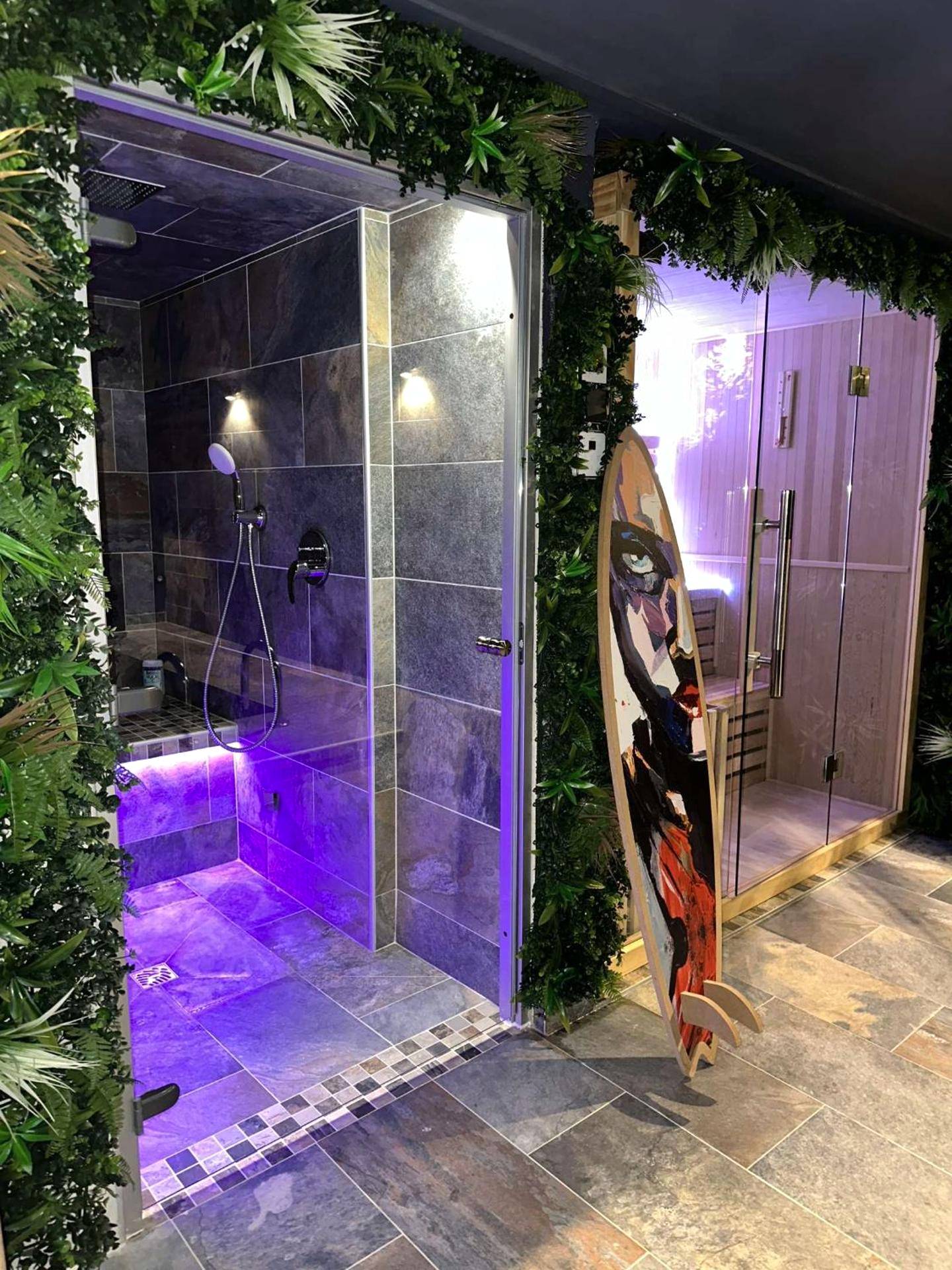 Espace bien - être avec douche et sauna - Pool47spa