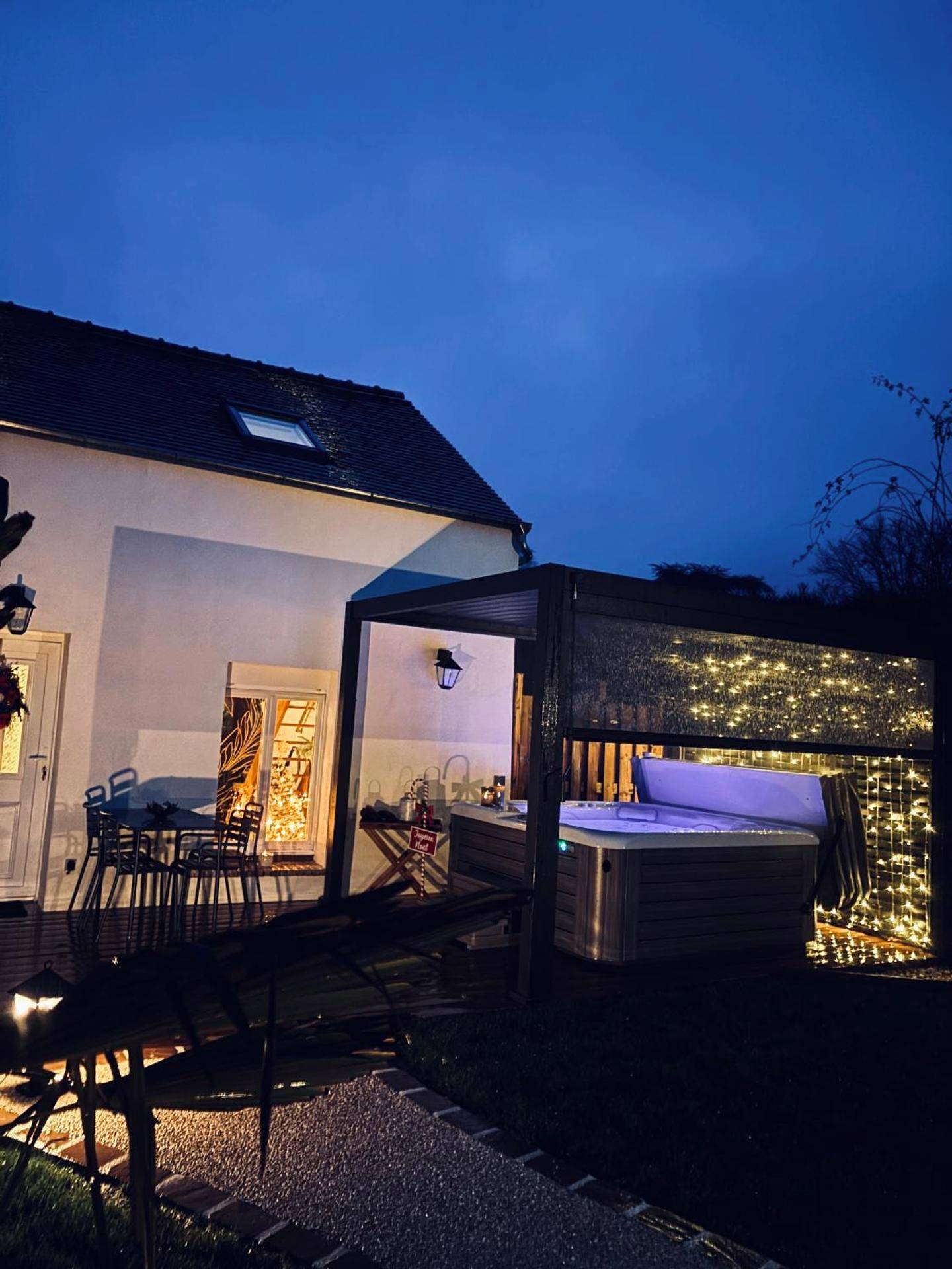 Photo du logement - PrestigeLodgesFontainebleau, Maison polynésienne & jacuzzi privé