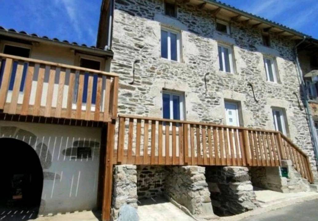 Photo du logement - La prestigieuse Sauna Balnéo Ciné - Roannes - Saint - Mary
