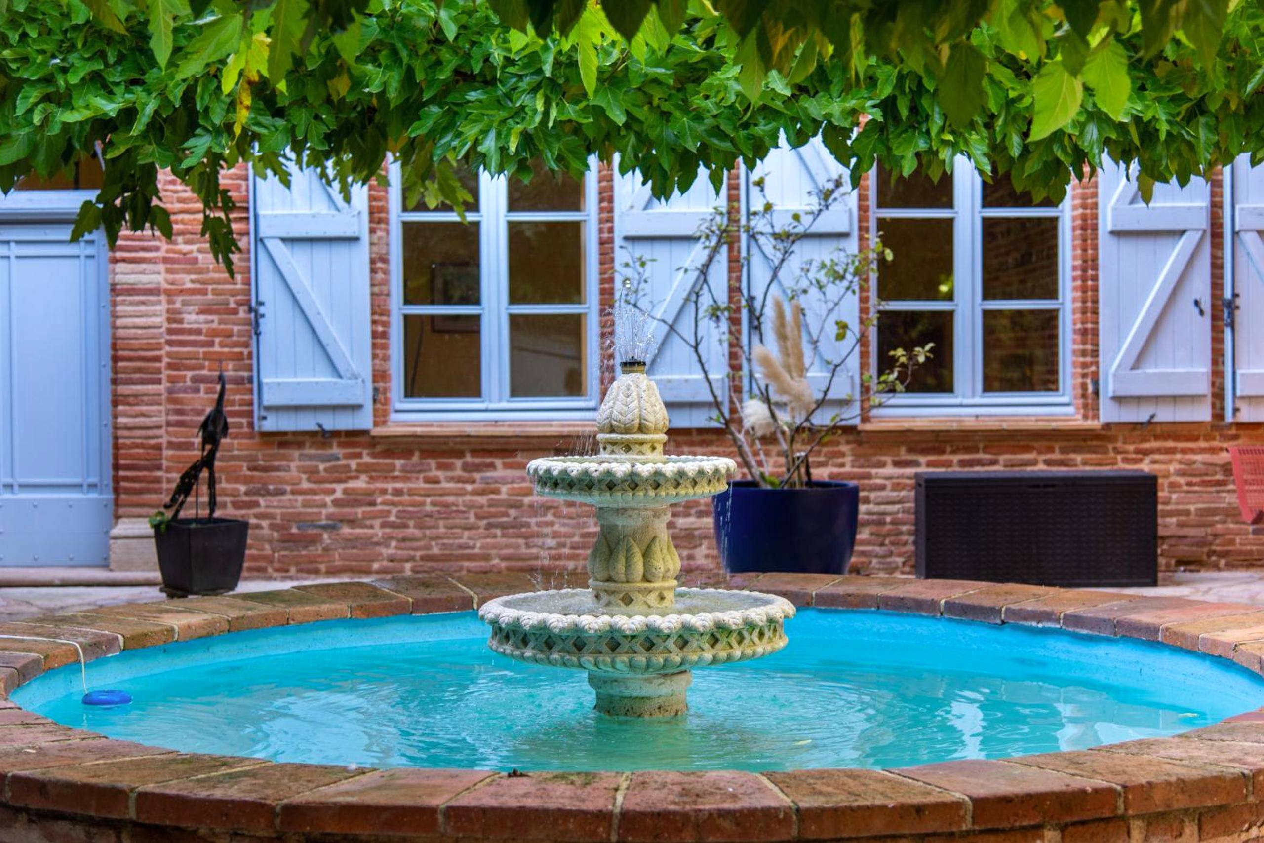 Photo du logement - LE PRIEURE - Suites romantiques spa privatif, piscine, jardin, massages proche de Toulouse